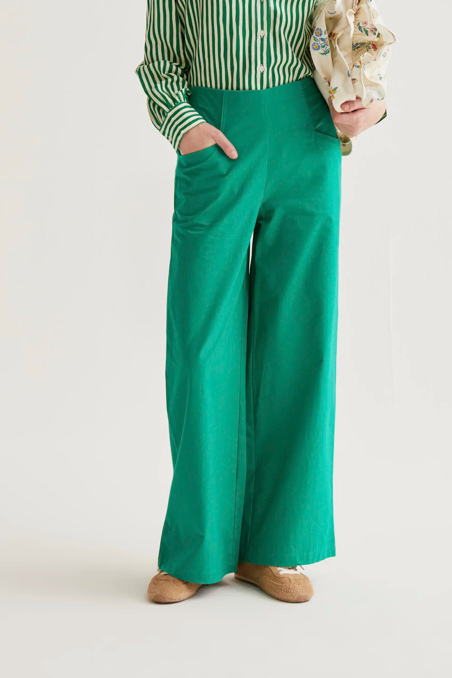 Pantaloni verdi in 100% cotone