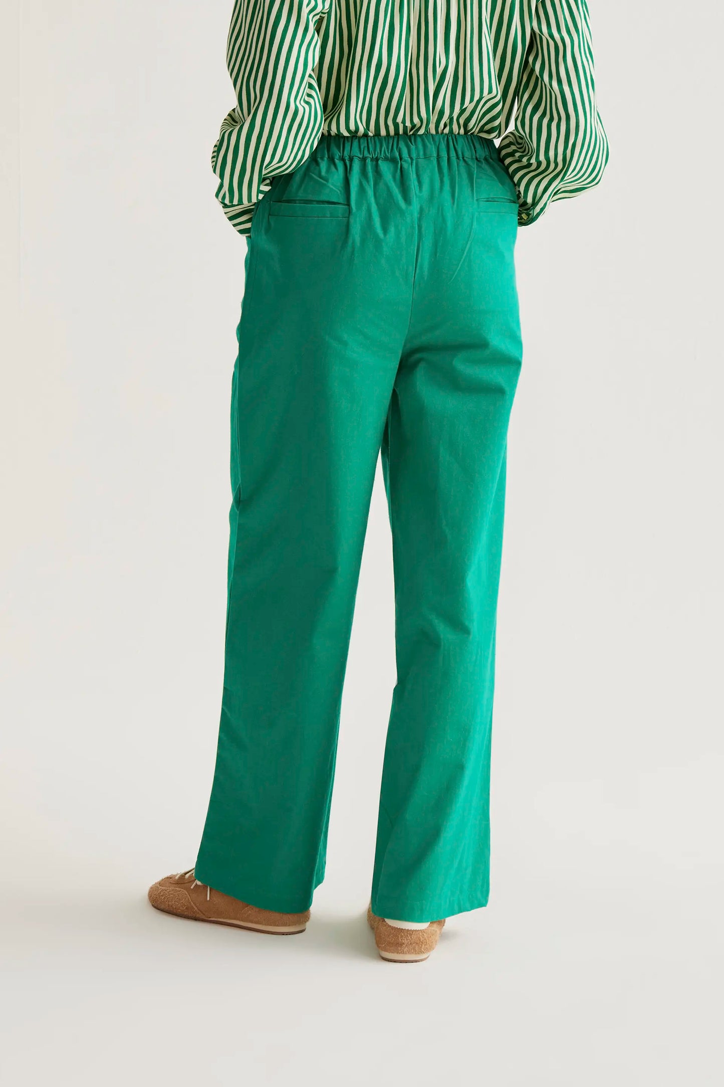 Pantaloni verdi in 100% cotone