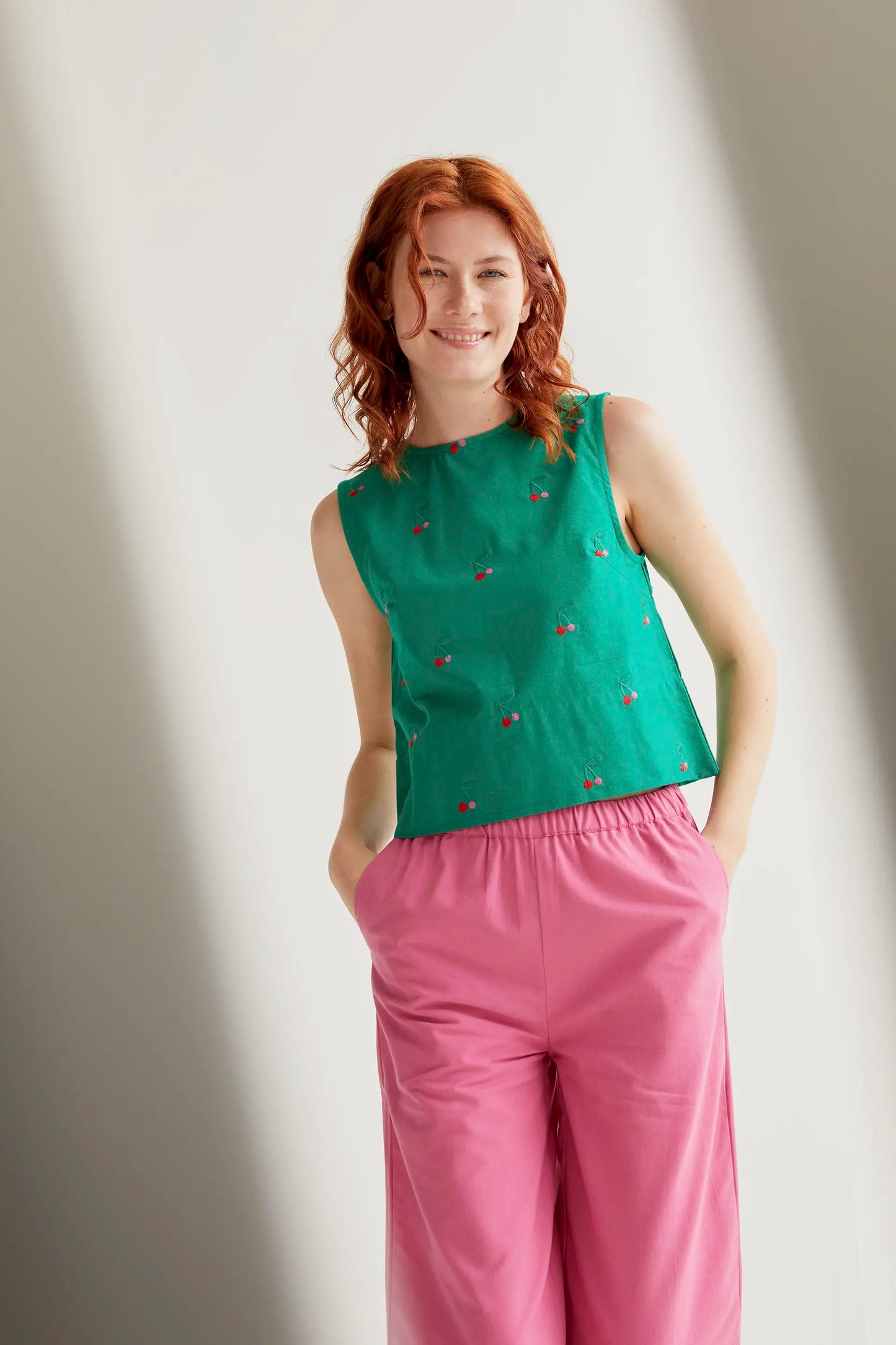 Top con stampa Green Cherries