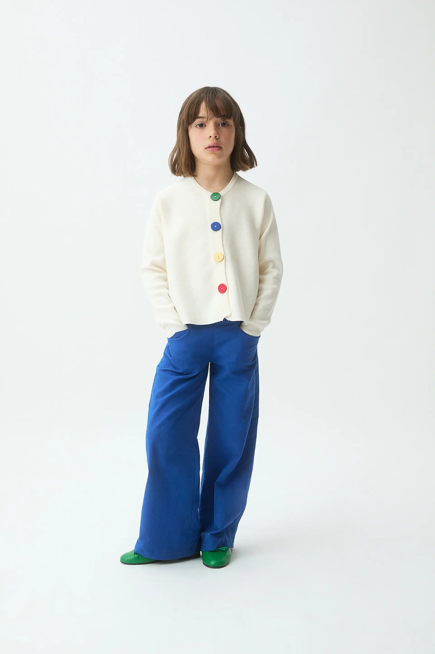 Cardigan bianco in maglia per bambine