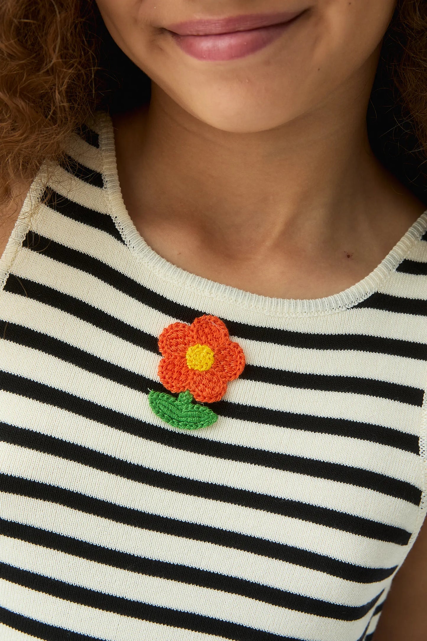 Top da bambina con ricamo floreale