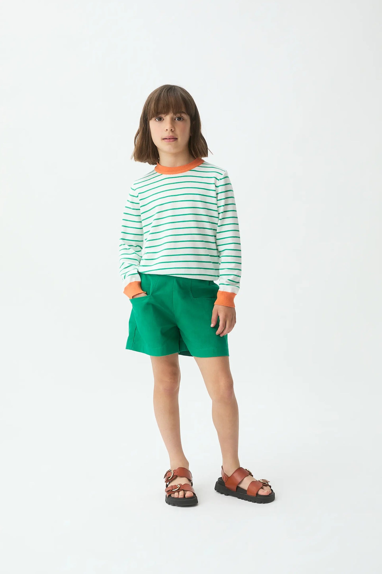 Girl's sweater with orange collar