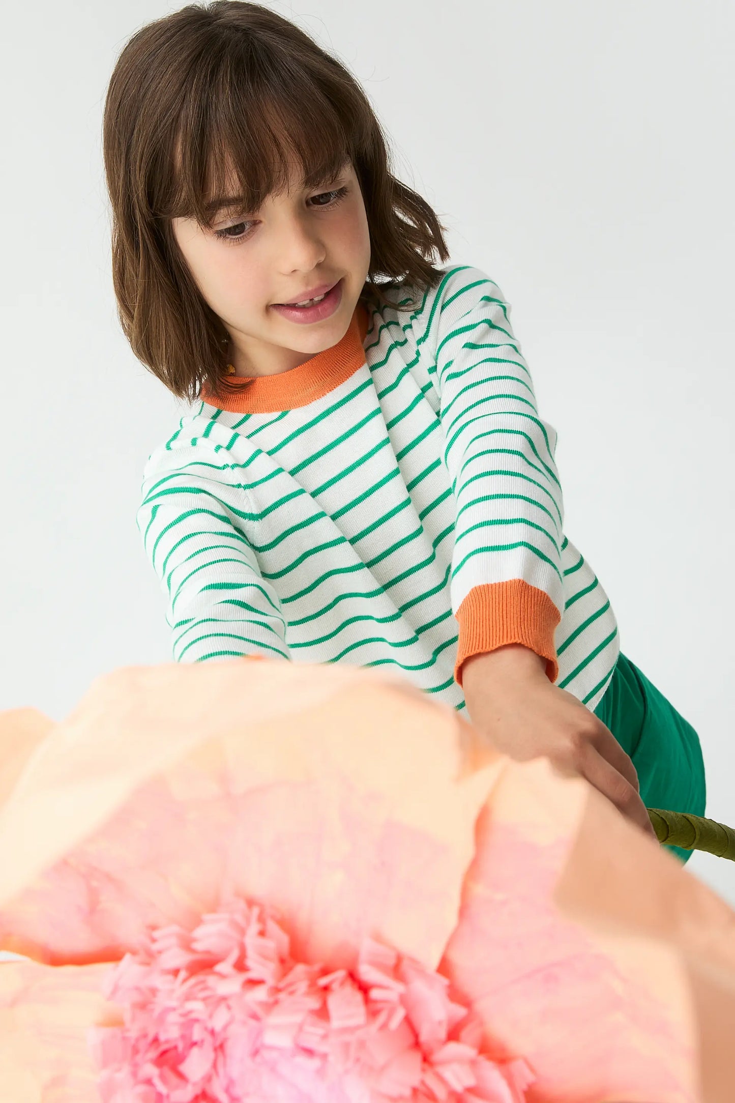 Girl's sweater with orange collar