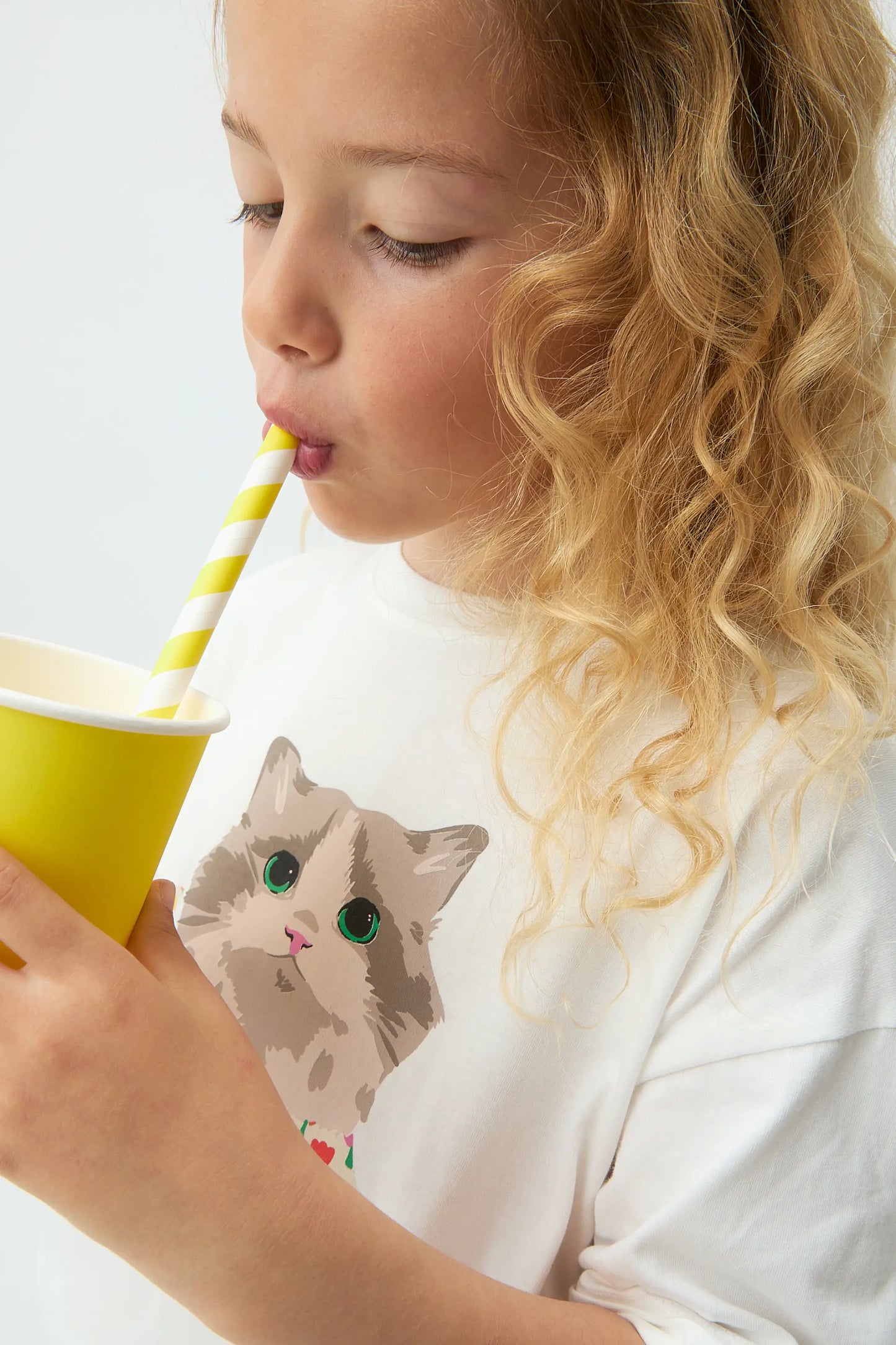 Girl's T-shirt with Kitten Print