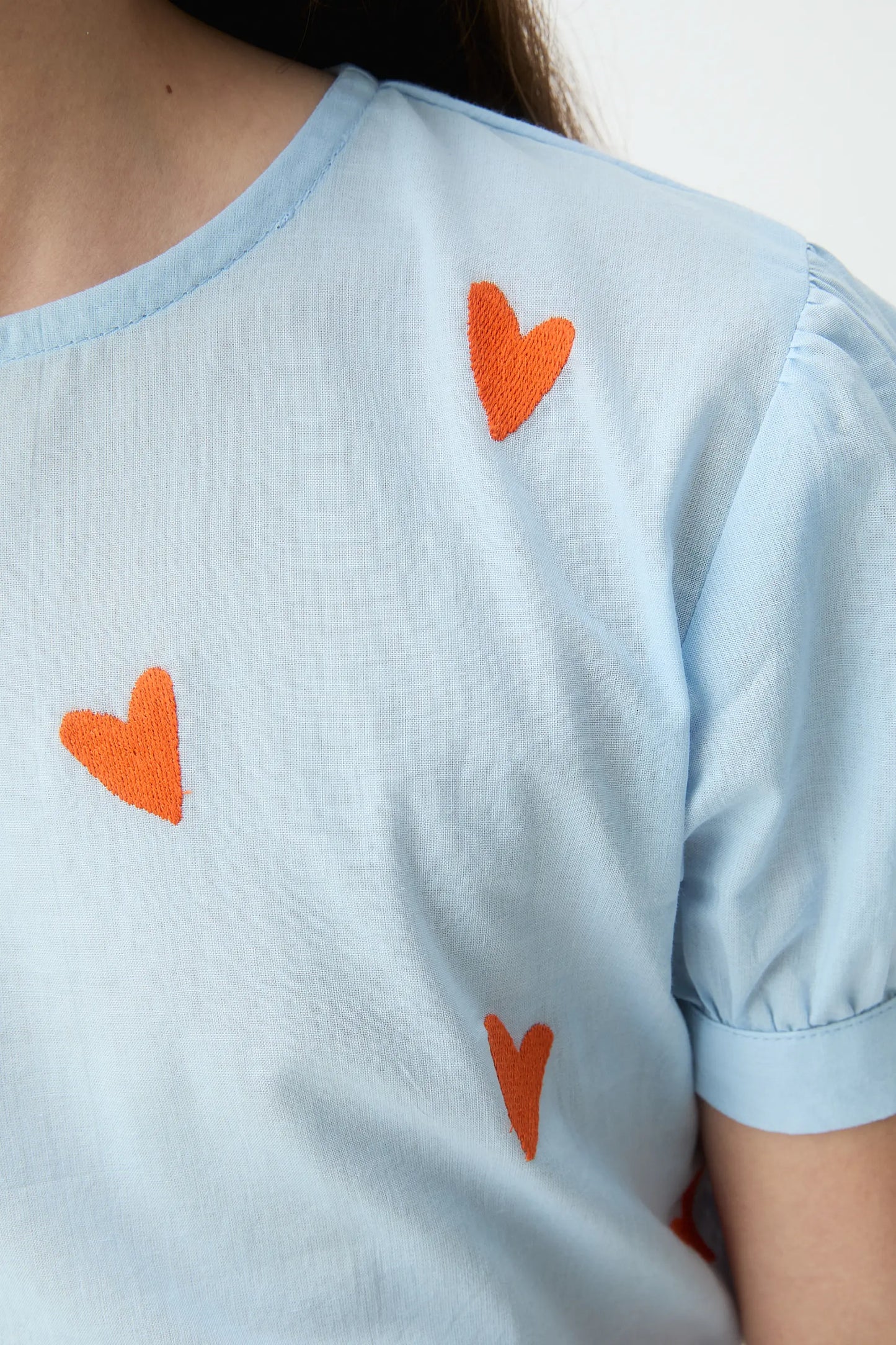 Top da bambina in cotone 100% con stampa a cuori