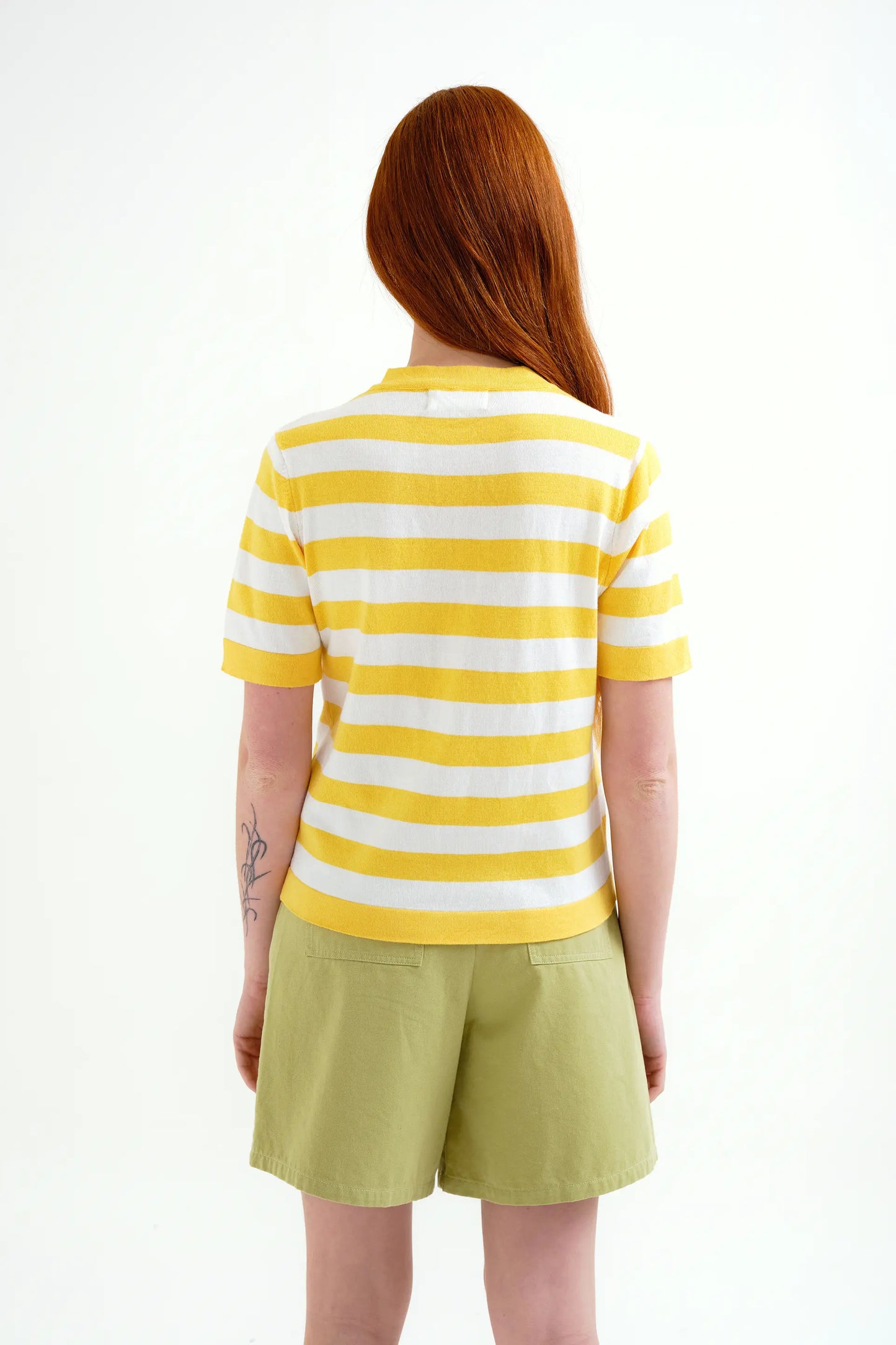 Top con estampado de rayas blanco y amarillo