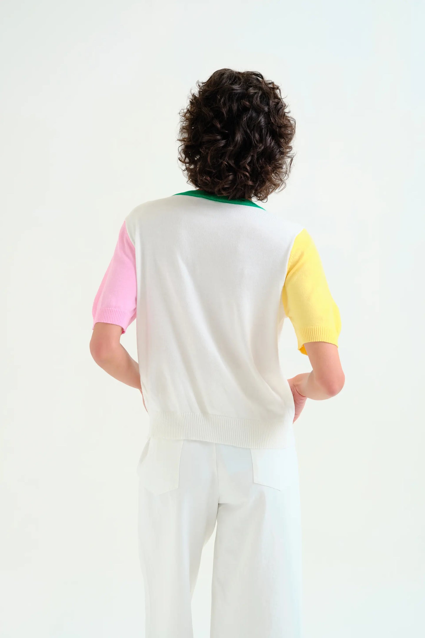 Top in maglia con dettagli multicolori