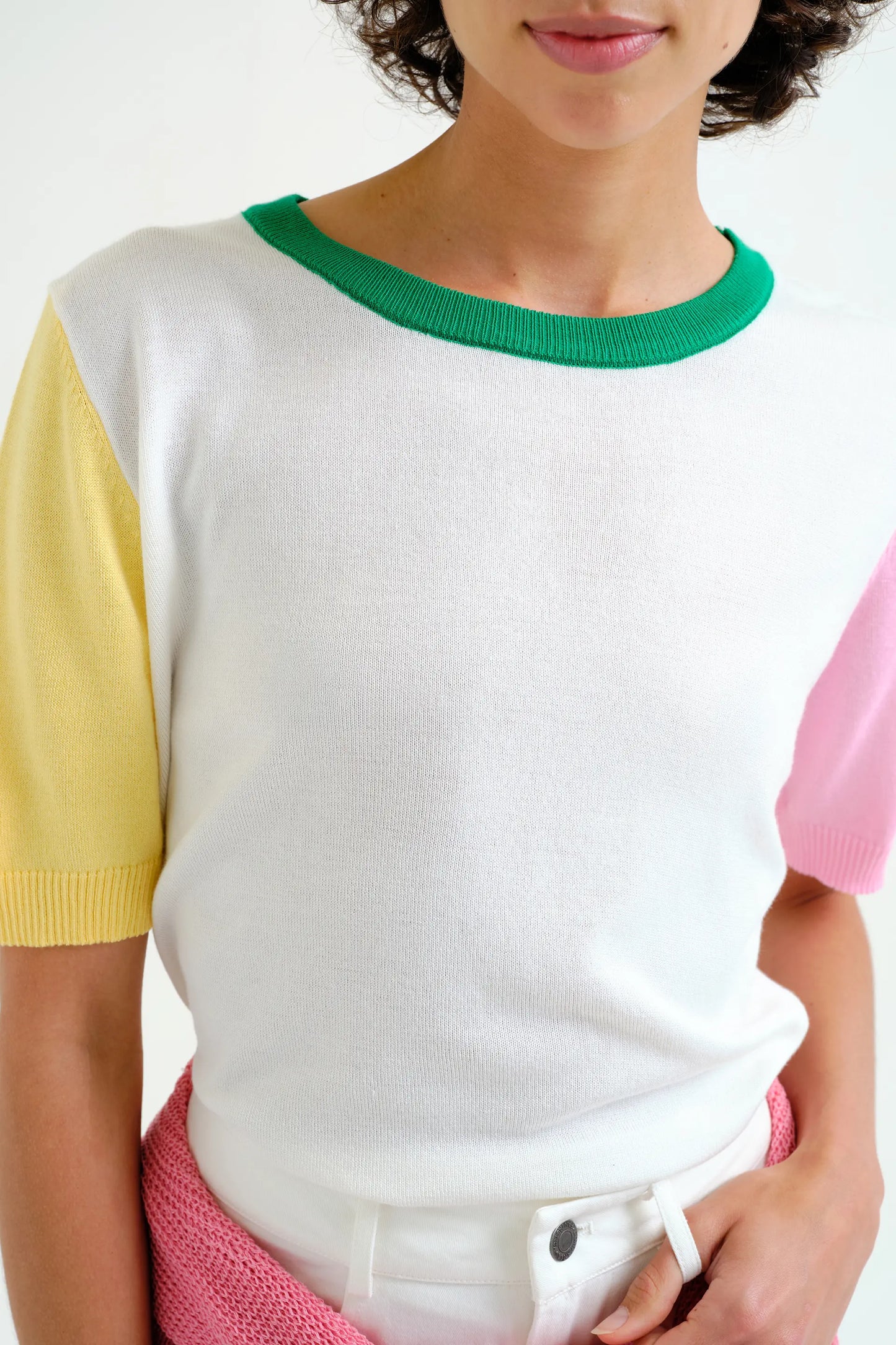 Top in maglia con dettagli multicolori