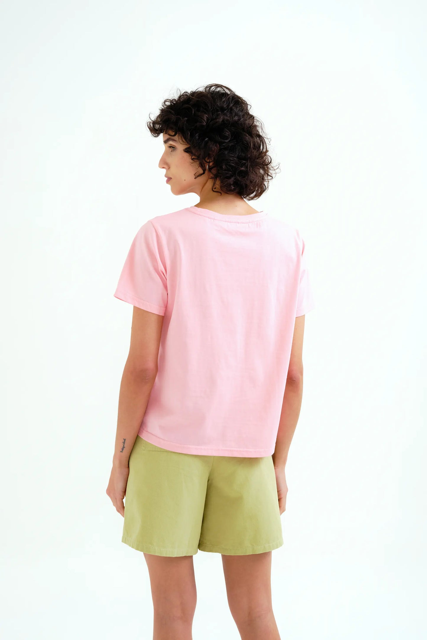Camiseta 100% algodón con girasol bordado
