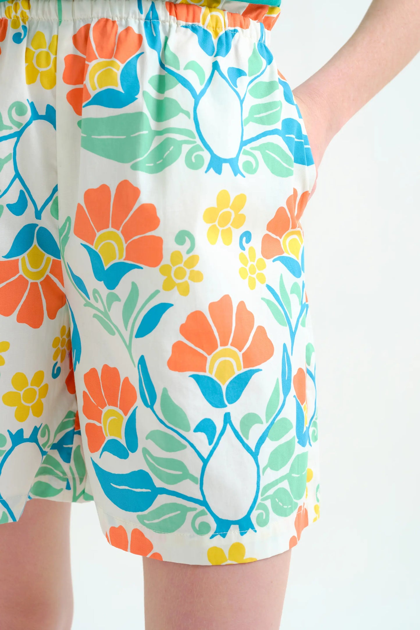 100% cotton shorts with Big Royal print