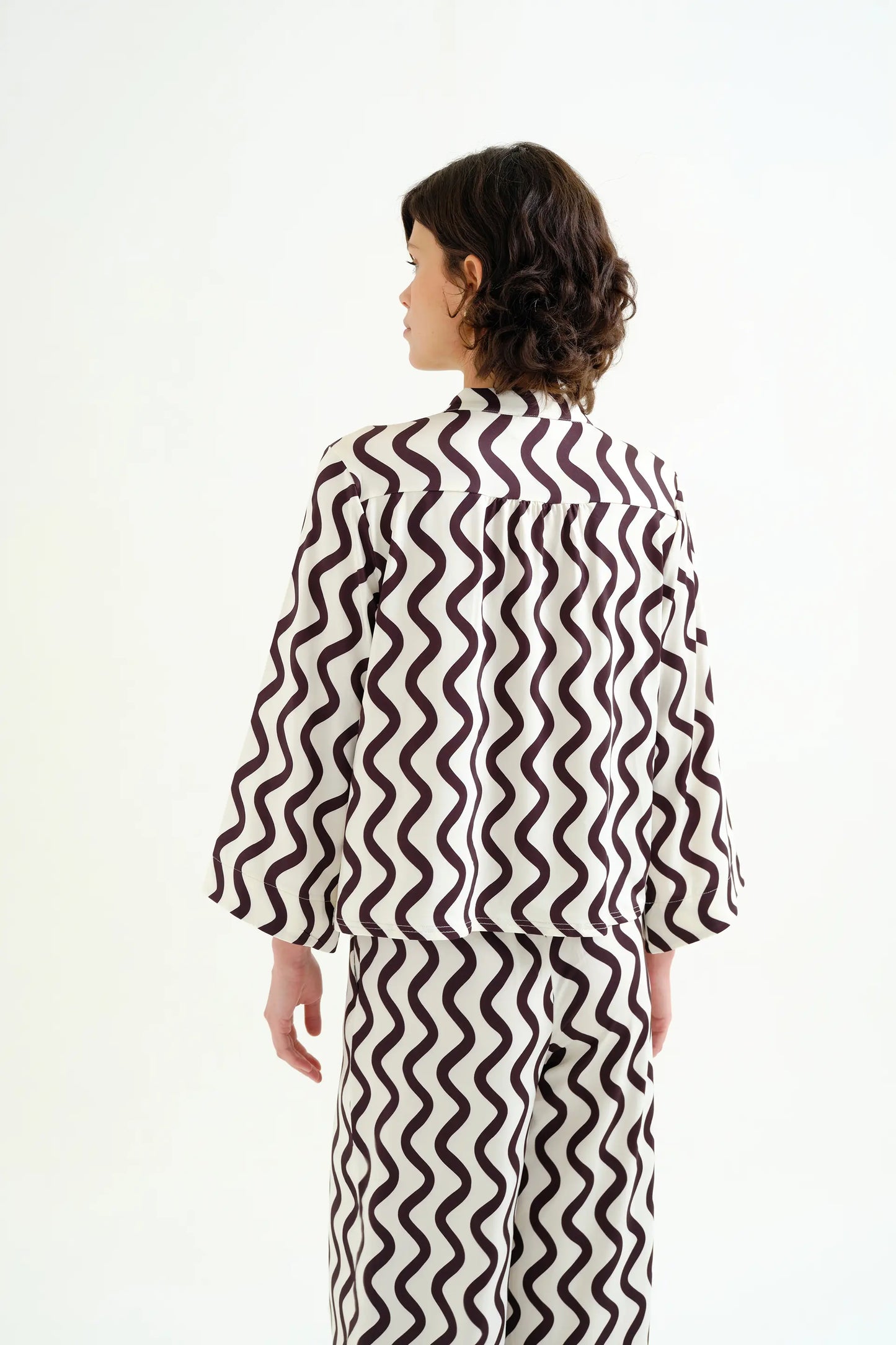 Top playero con estampado Wave Black & White