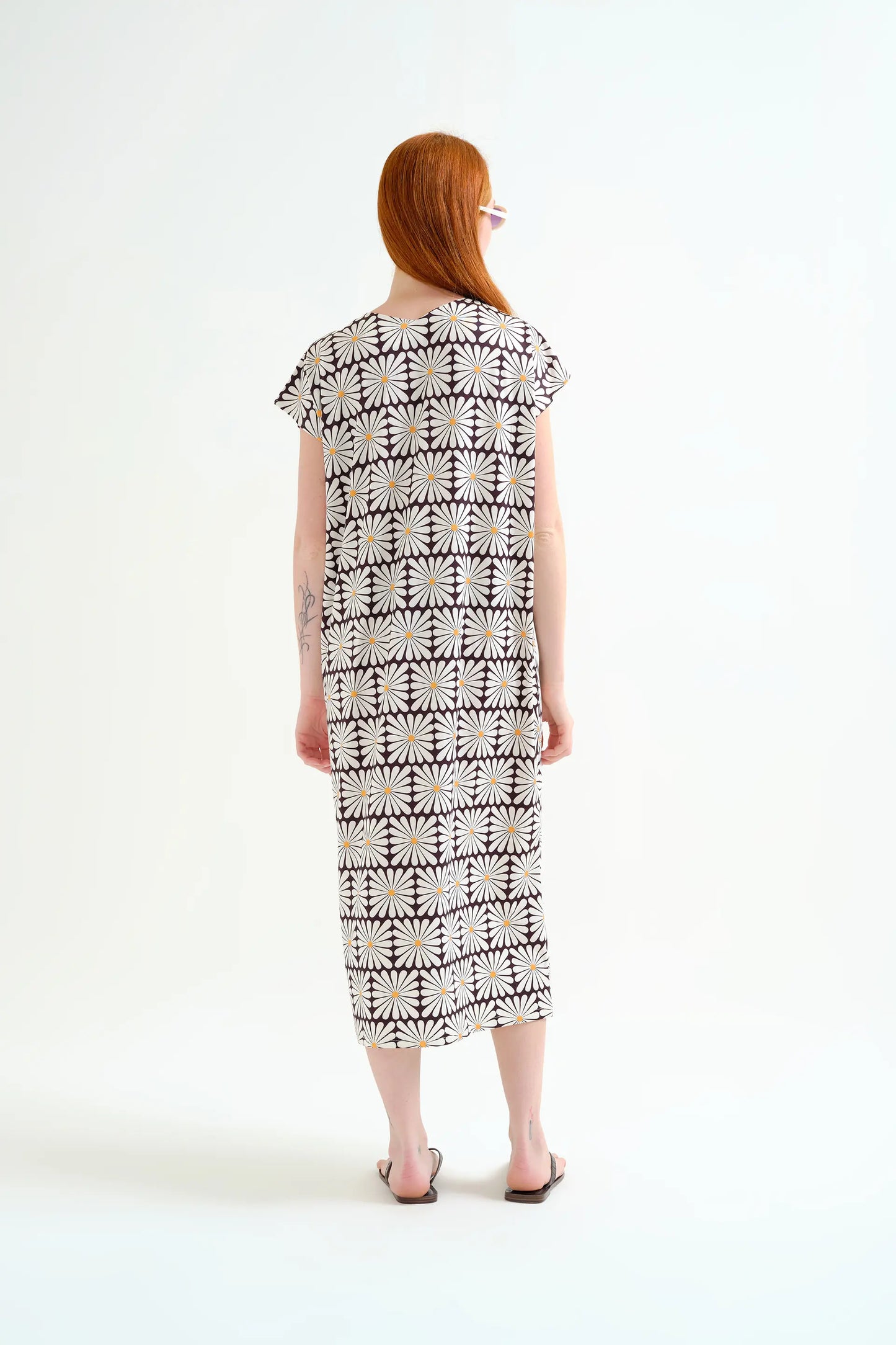 Long kaftan with Olive Flower print, Black