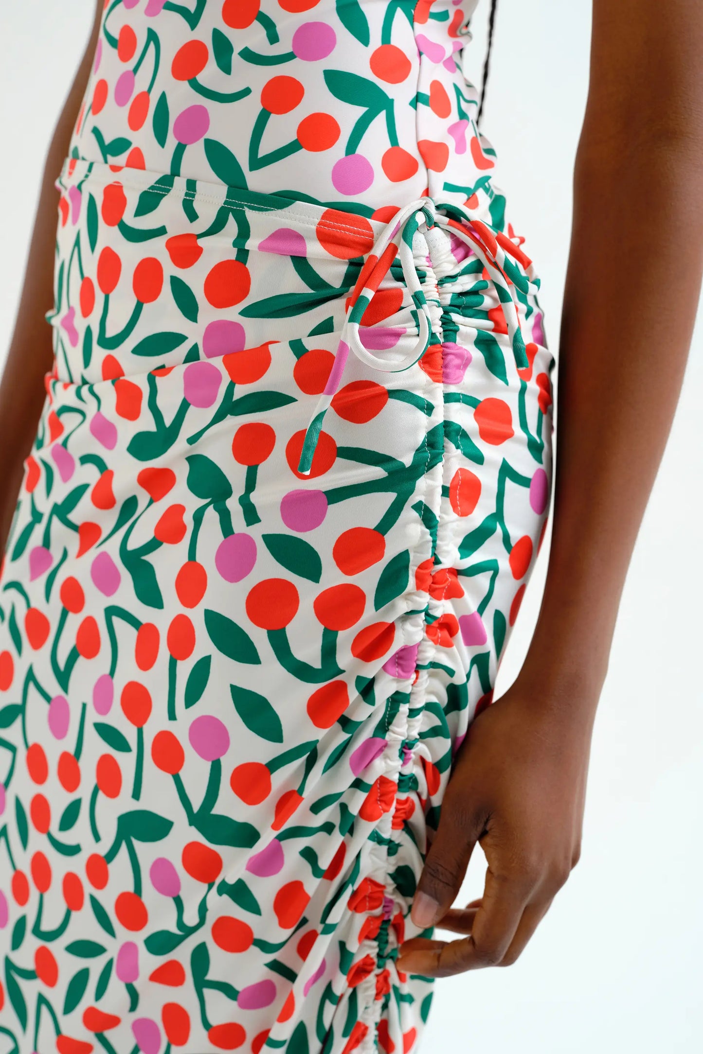Falda midi con estampado Guinda estilo pareo