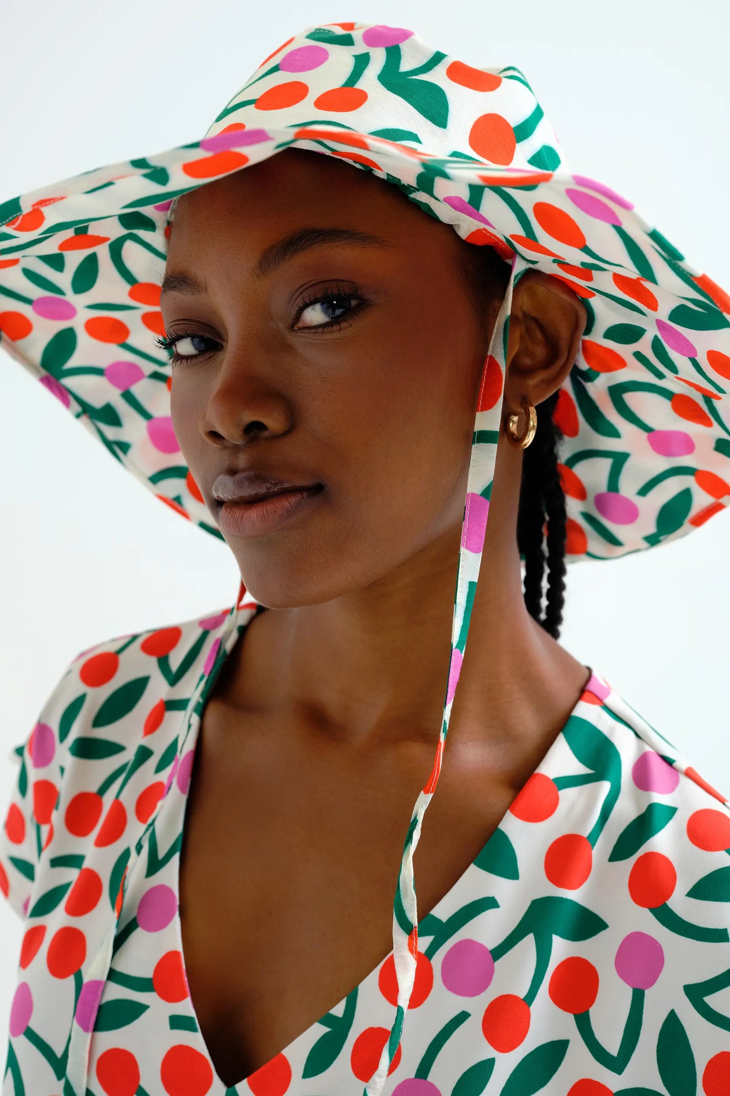 Burgundy print hat