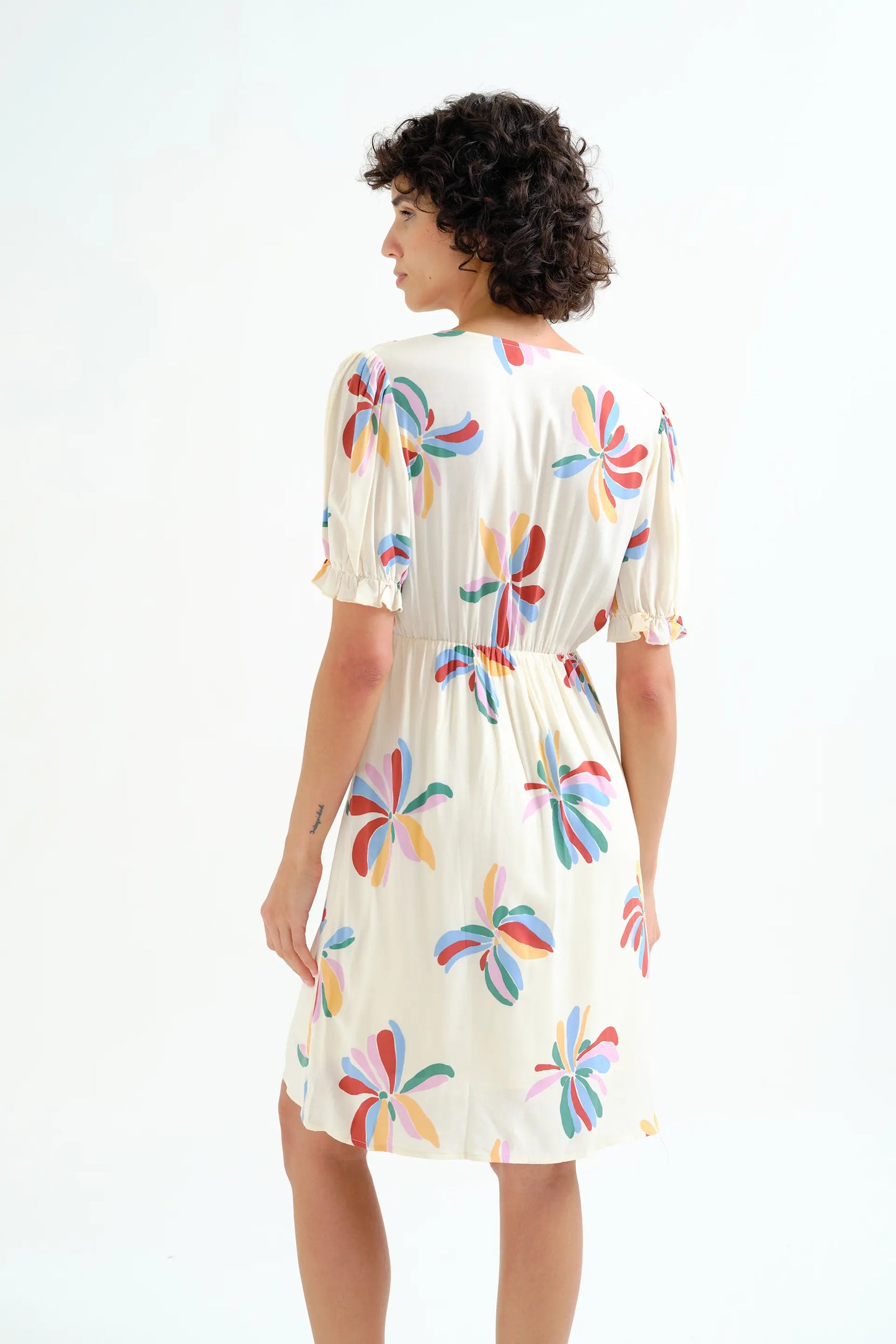 Vestido corto con estampado Monarda