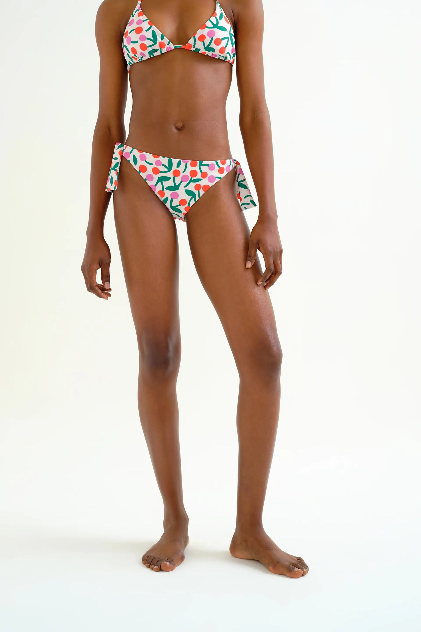 Slip bikini con stampa di ciliegie e lacci