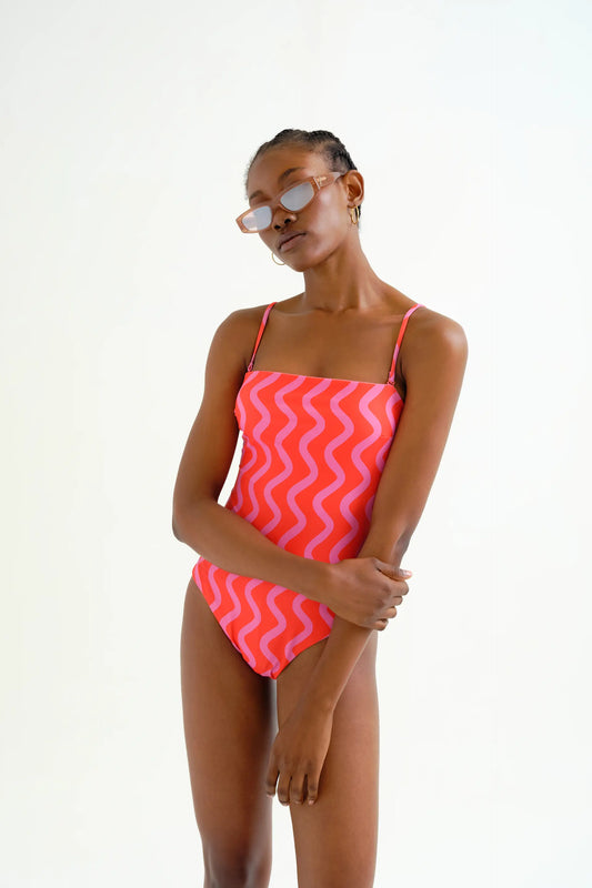 Bañador escote recto estampado Wave Red & Pink