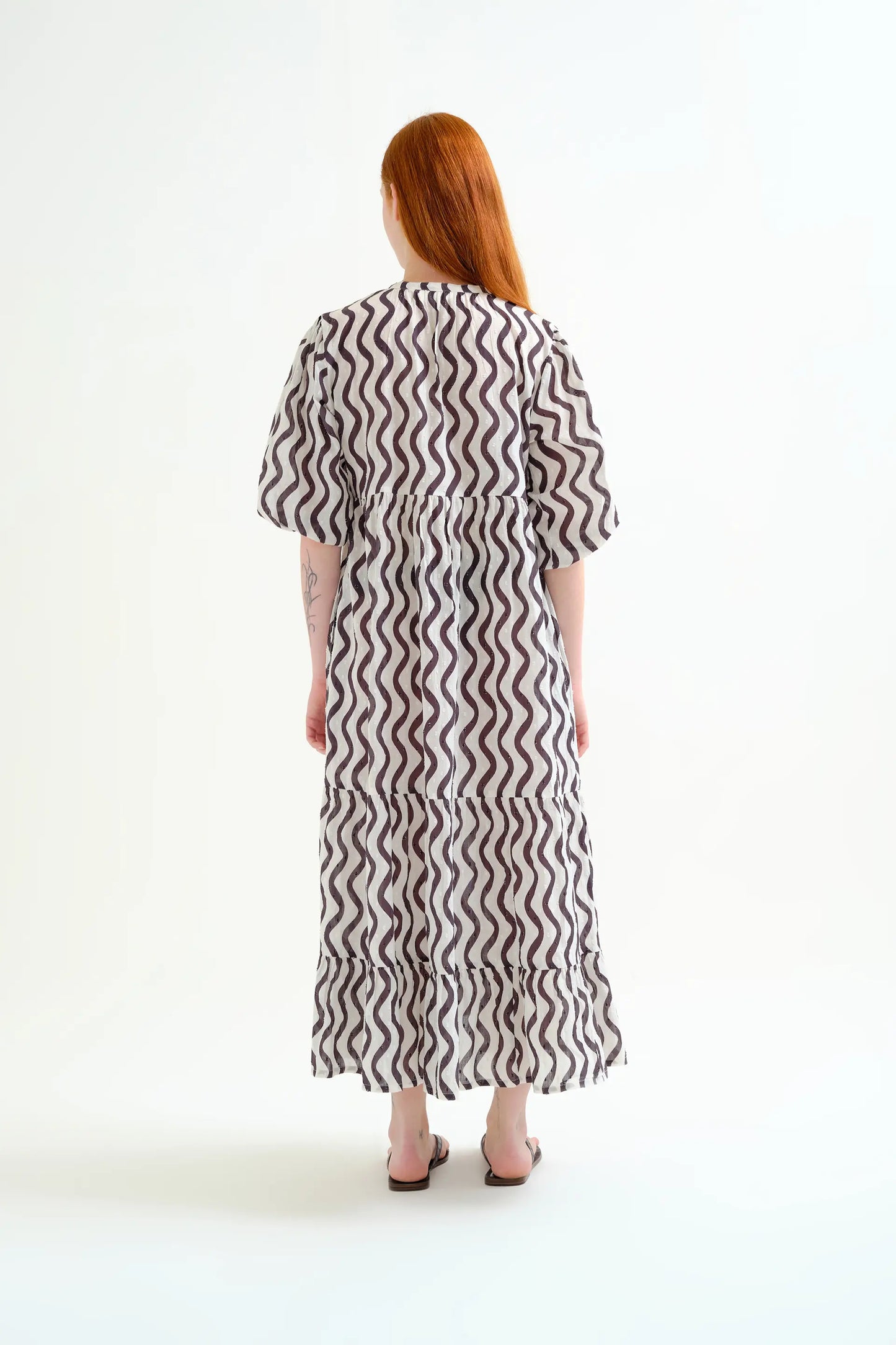 Vestido largo playero con estampado Wave Black & White