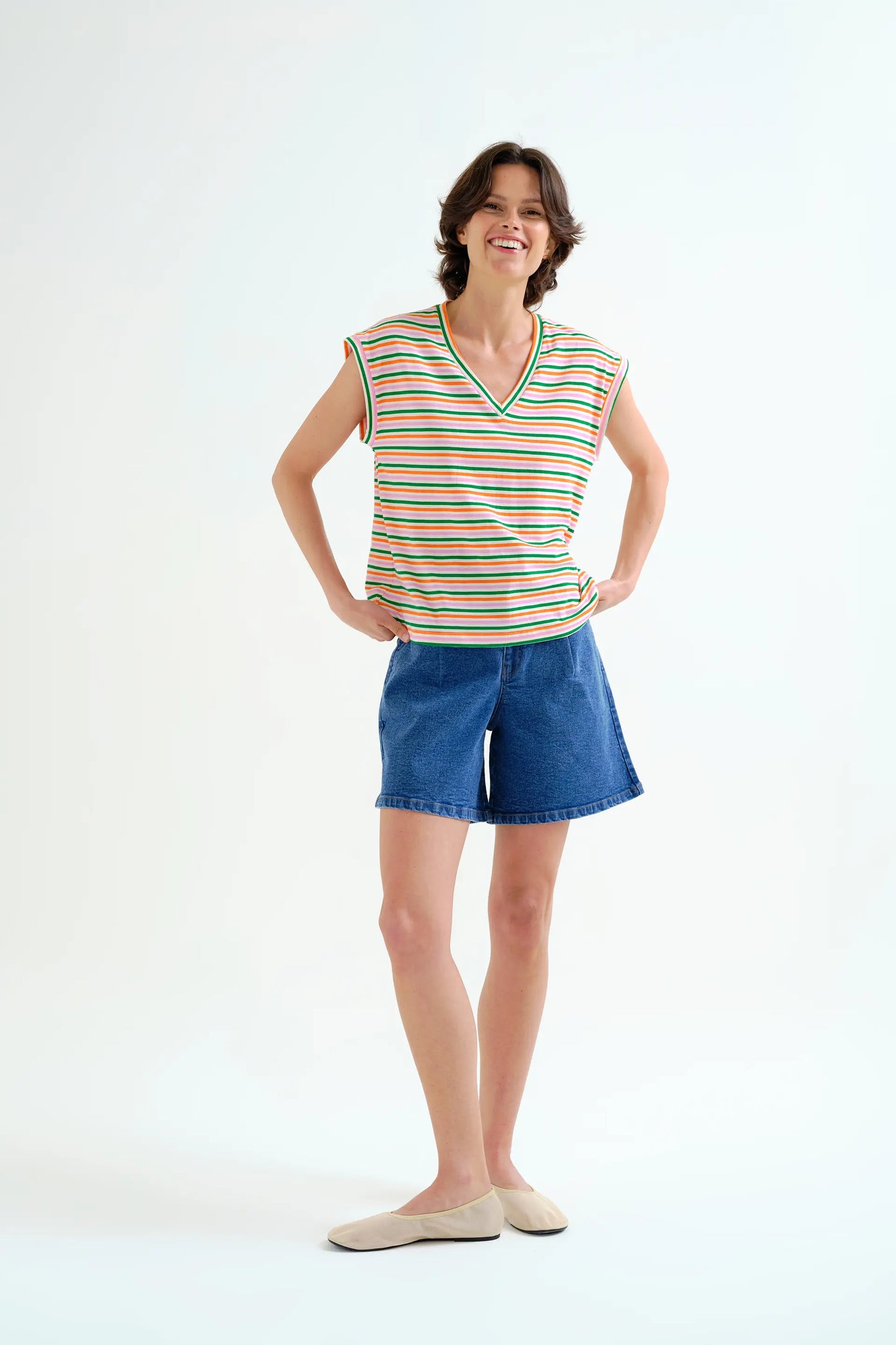 T-shirt con speciale stampa a righe multicolori