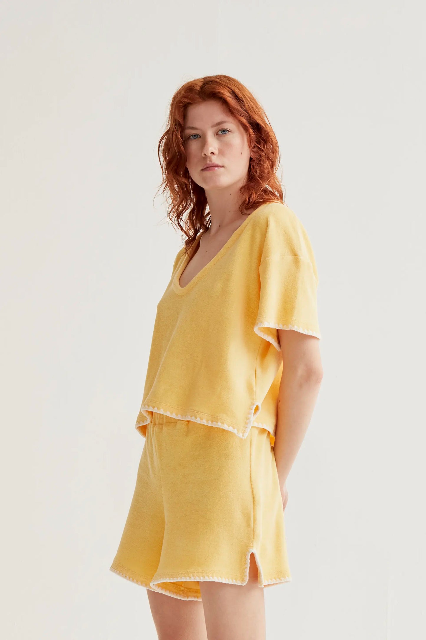 pantaloncini da spiaggia giallo chiaro