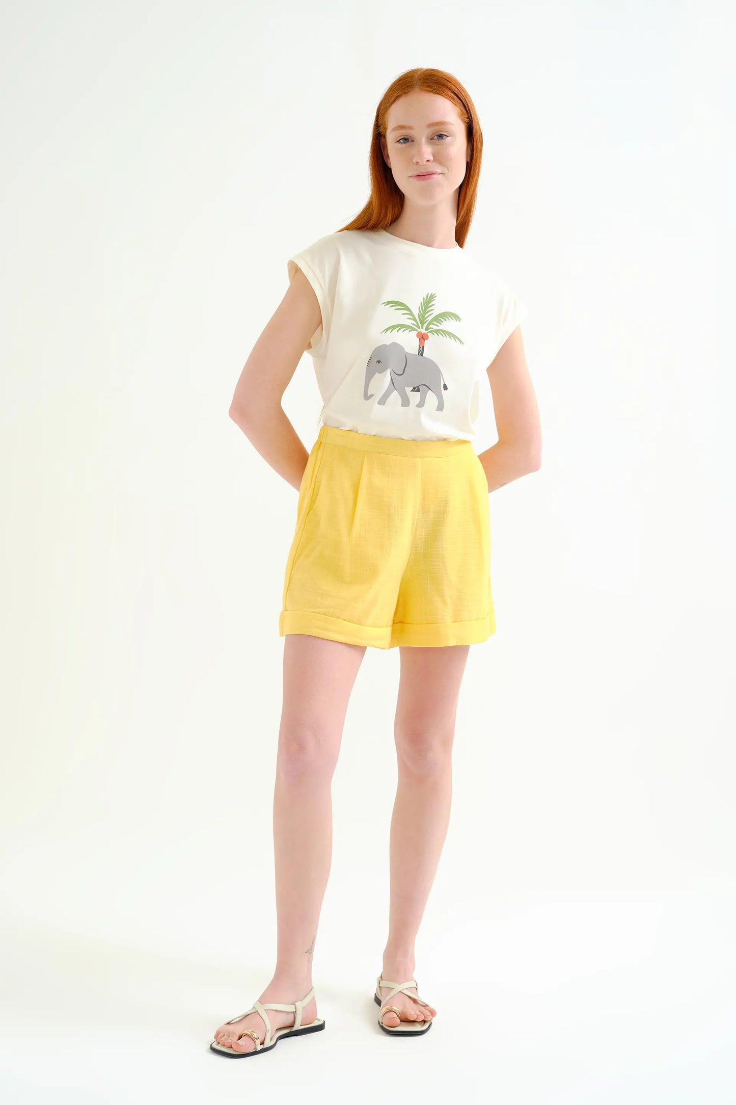 Pantaloncini gialli in cotone 100%