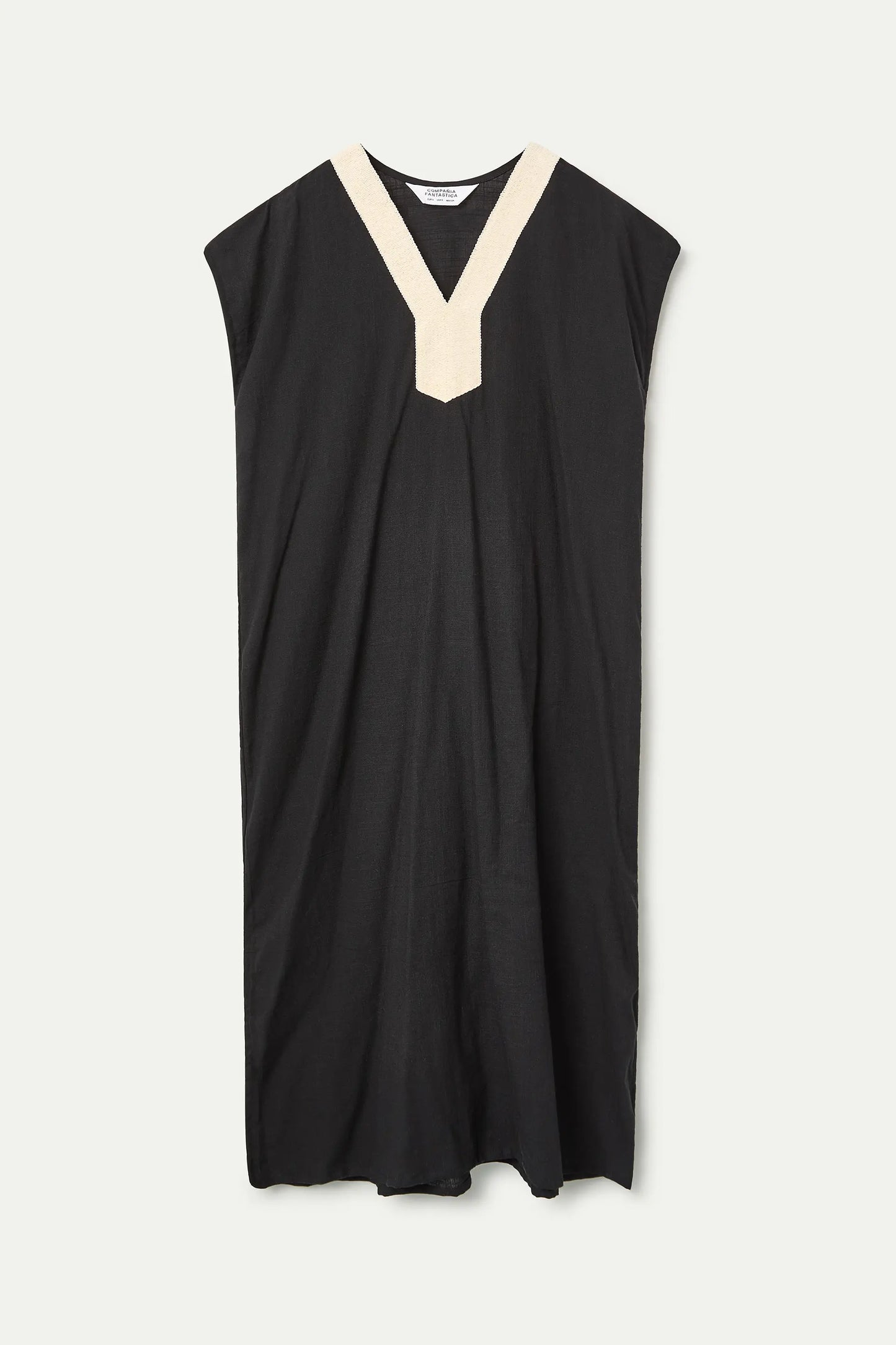 Kaftan largo negro con escote blanco