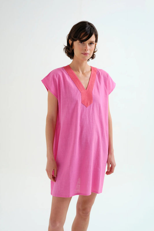 Kaftan corto rosa con escote fucisa
