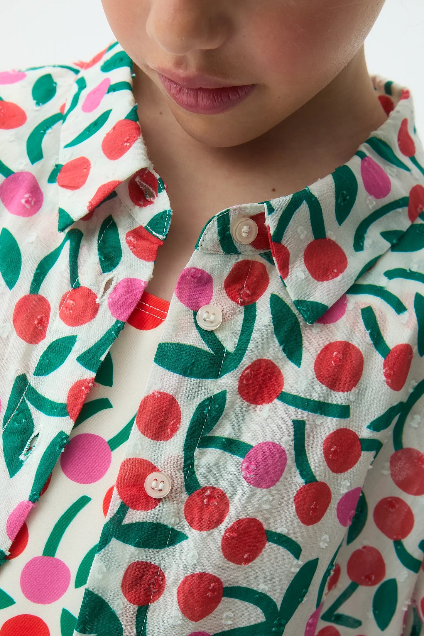 Camisa de niña con estampado Guinda