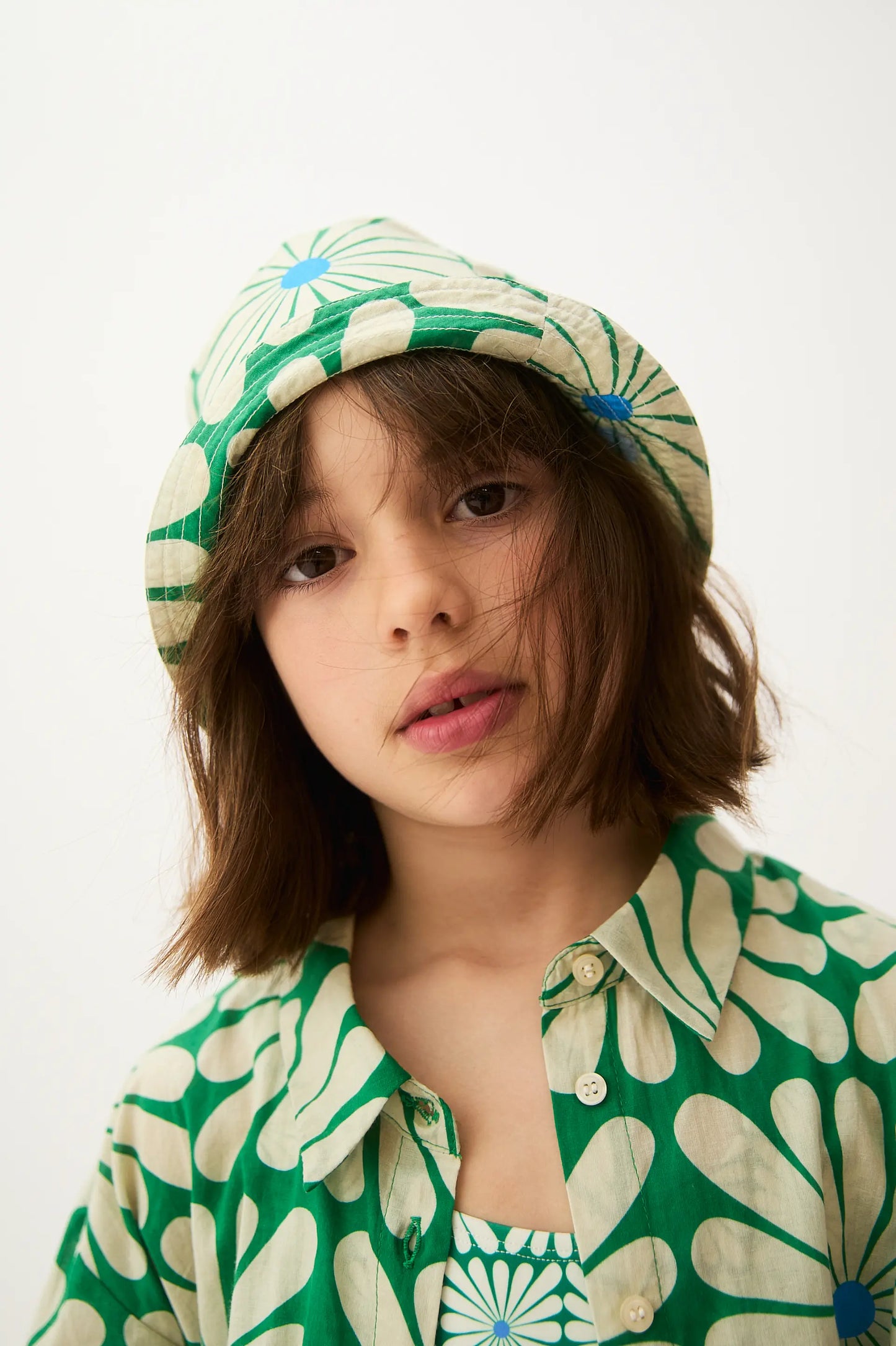 Cappello da bambina con stampa Olive Flower Green