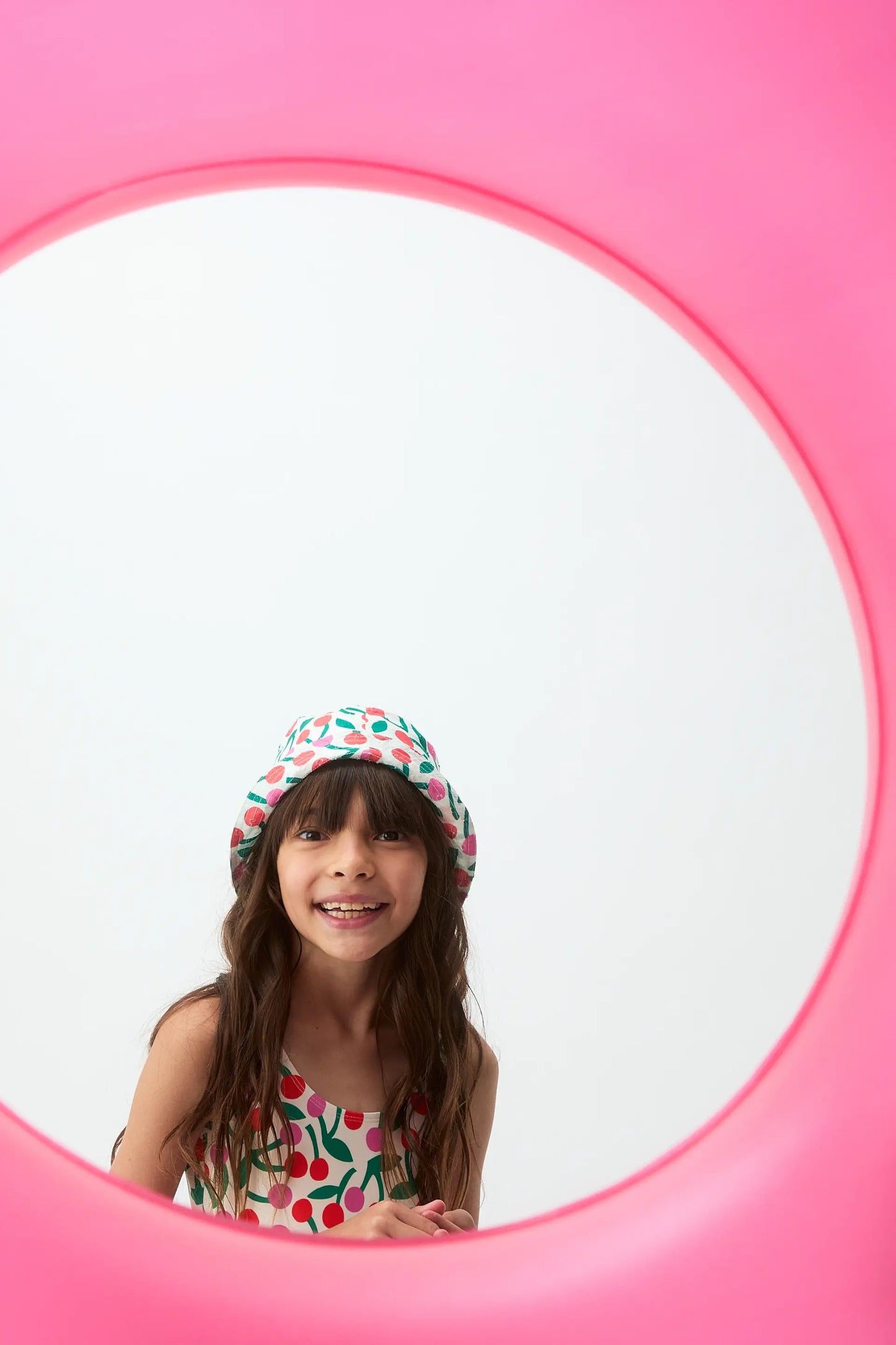 Cappello da bambina con stampa bordeaux