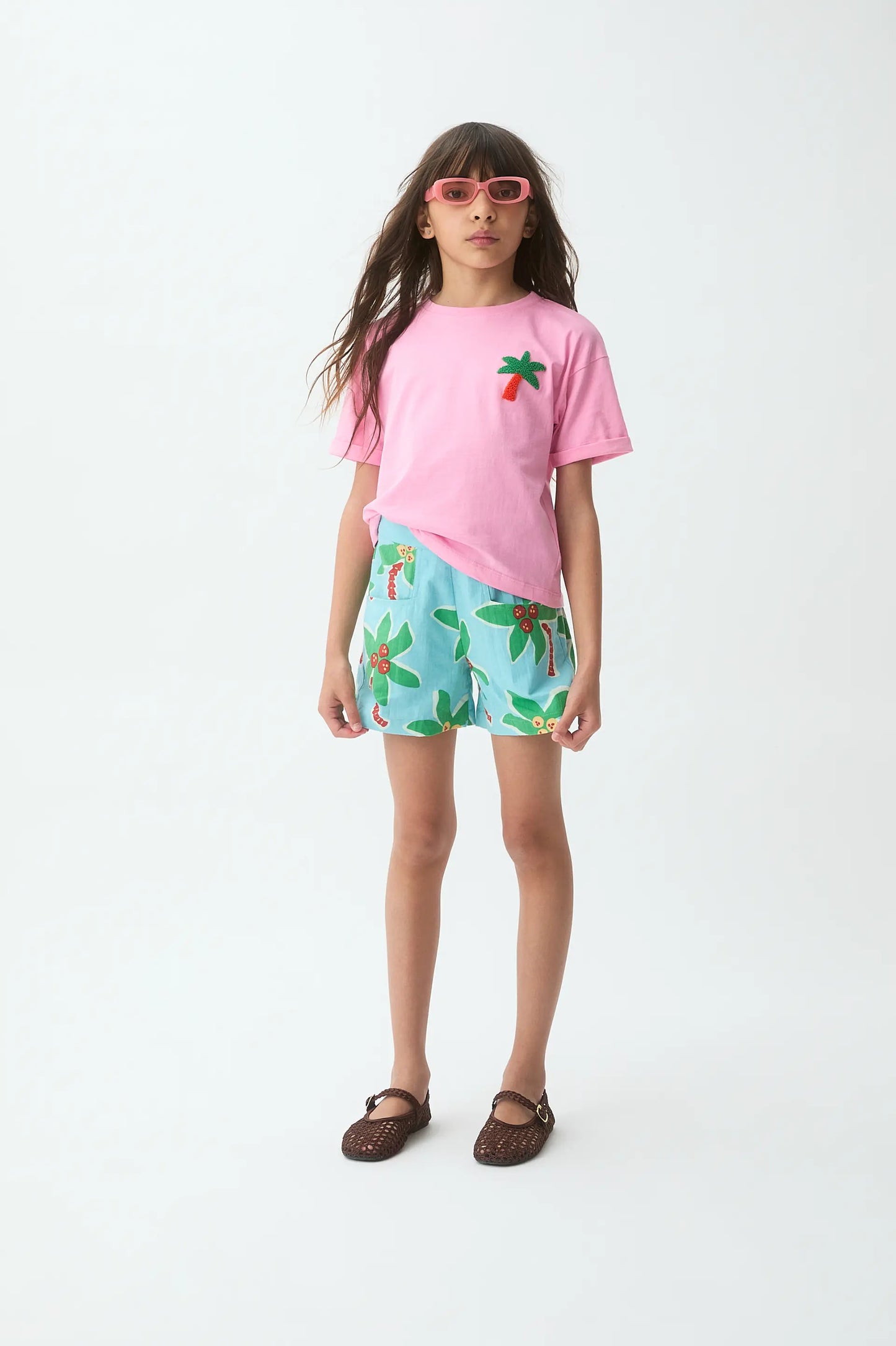 Girl's 100% cotton t-shirt with palm tree patch