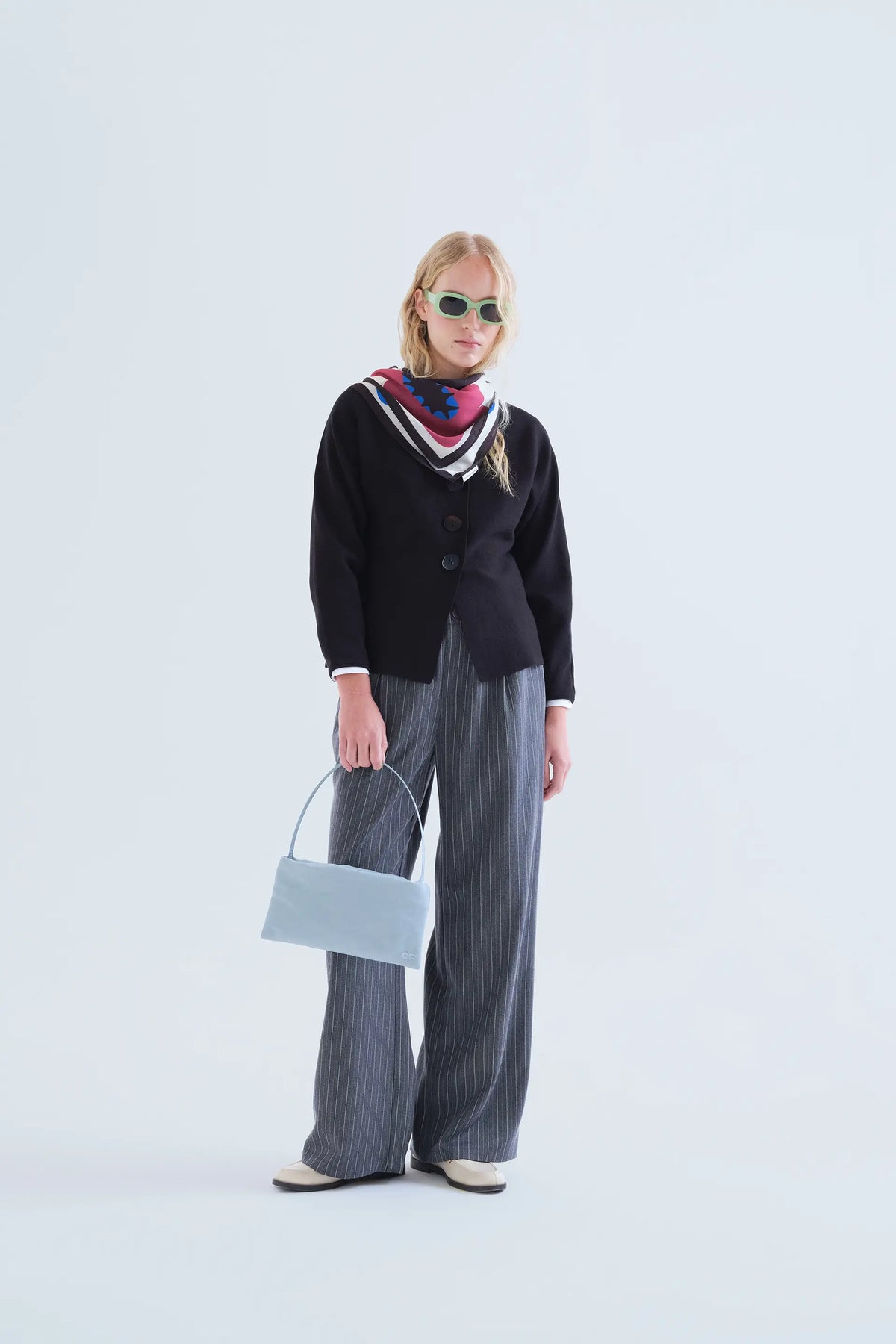 Cardigan nero con bottoni grandi