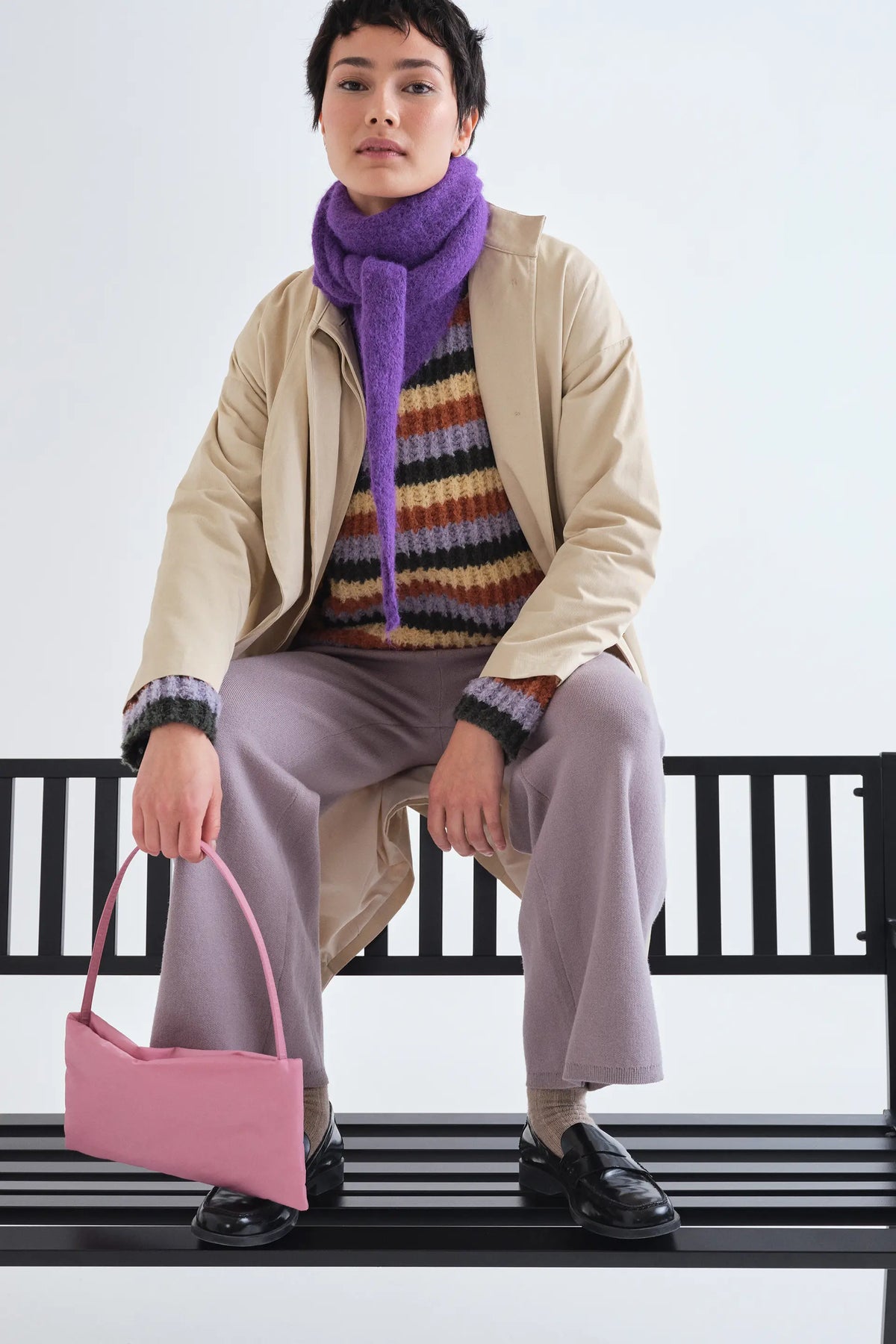 Pantalón básico de punto gris