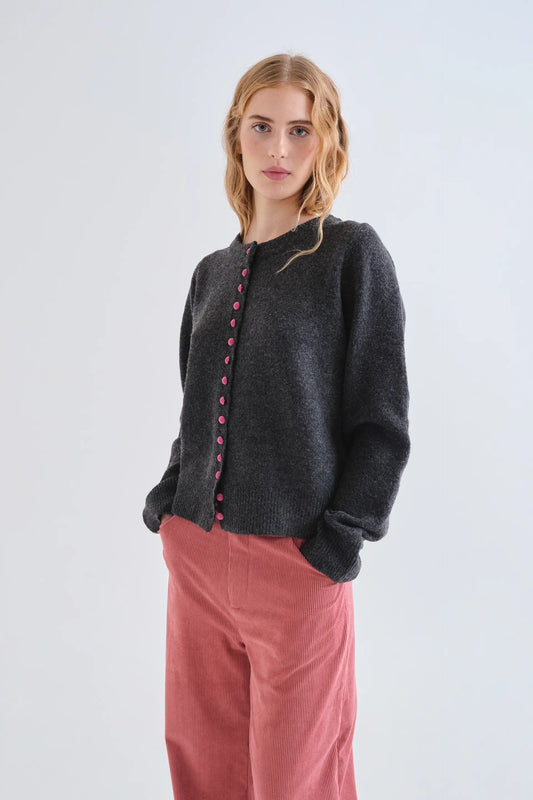 Cardigan grigio scuro con bottoni rosa