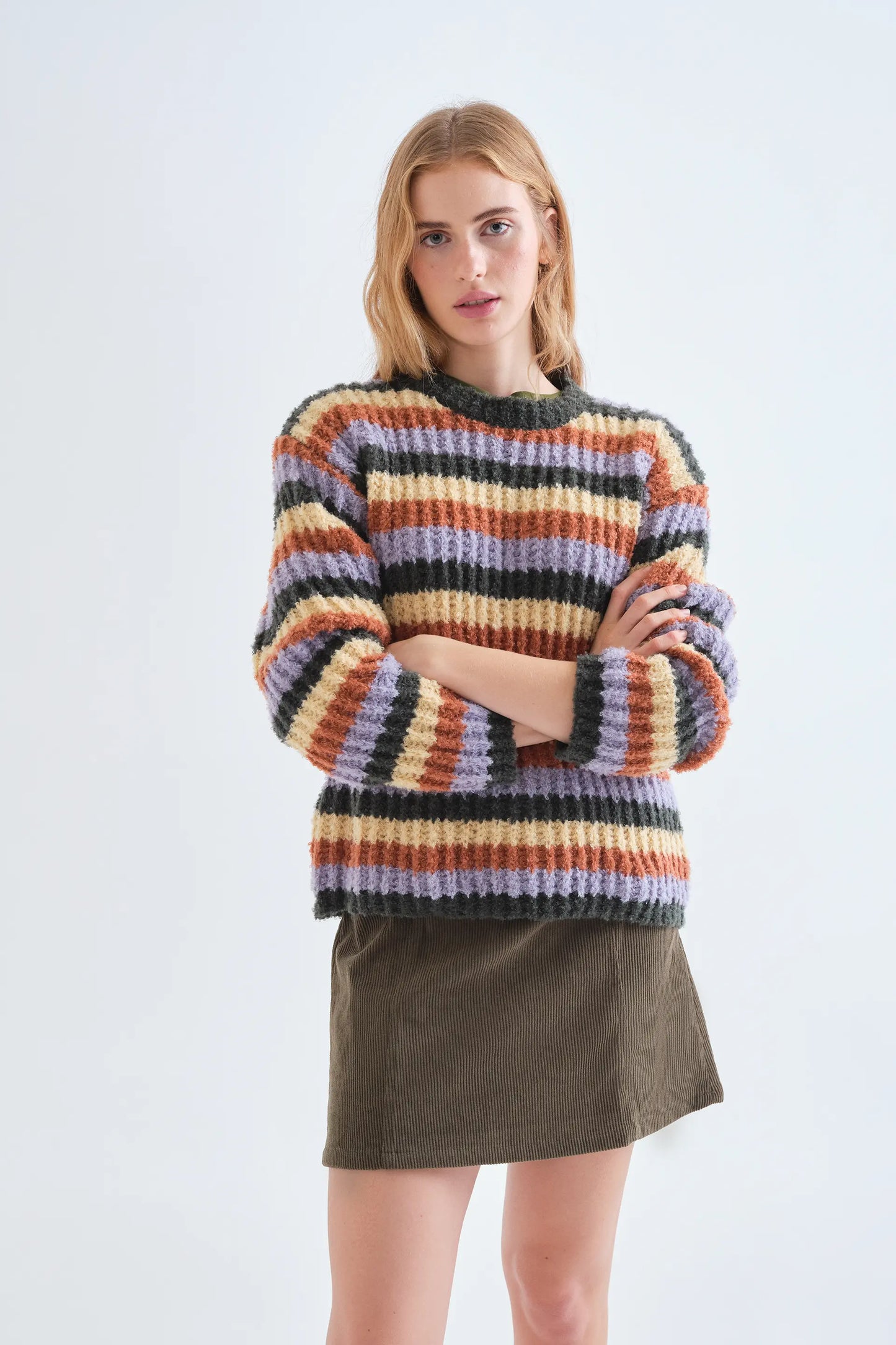 Maglione con stampa a righe multicolore