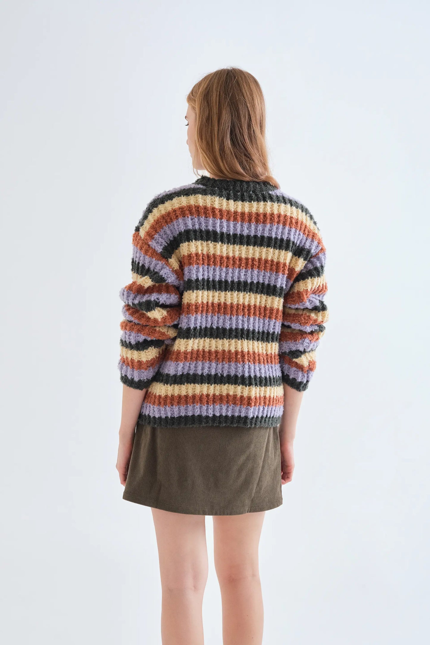 Maglione con stampa a righe multicolore