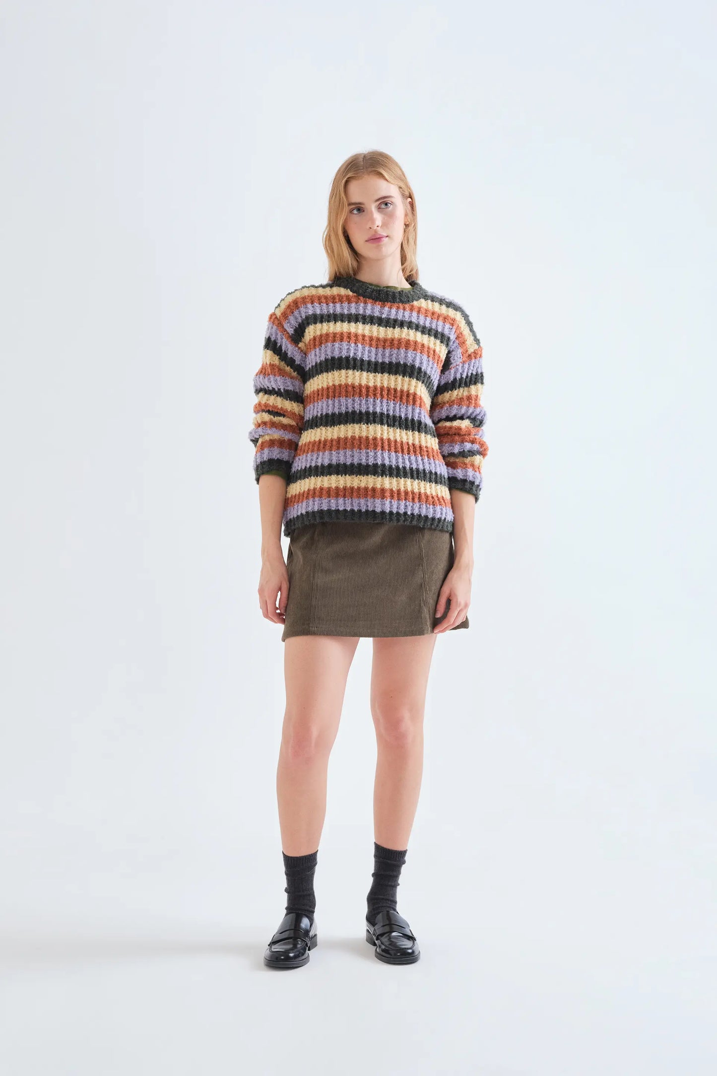 Maglione con stampa a righe multicolore