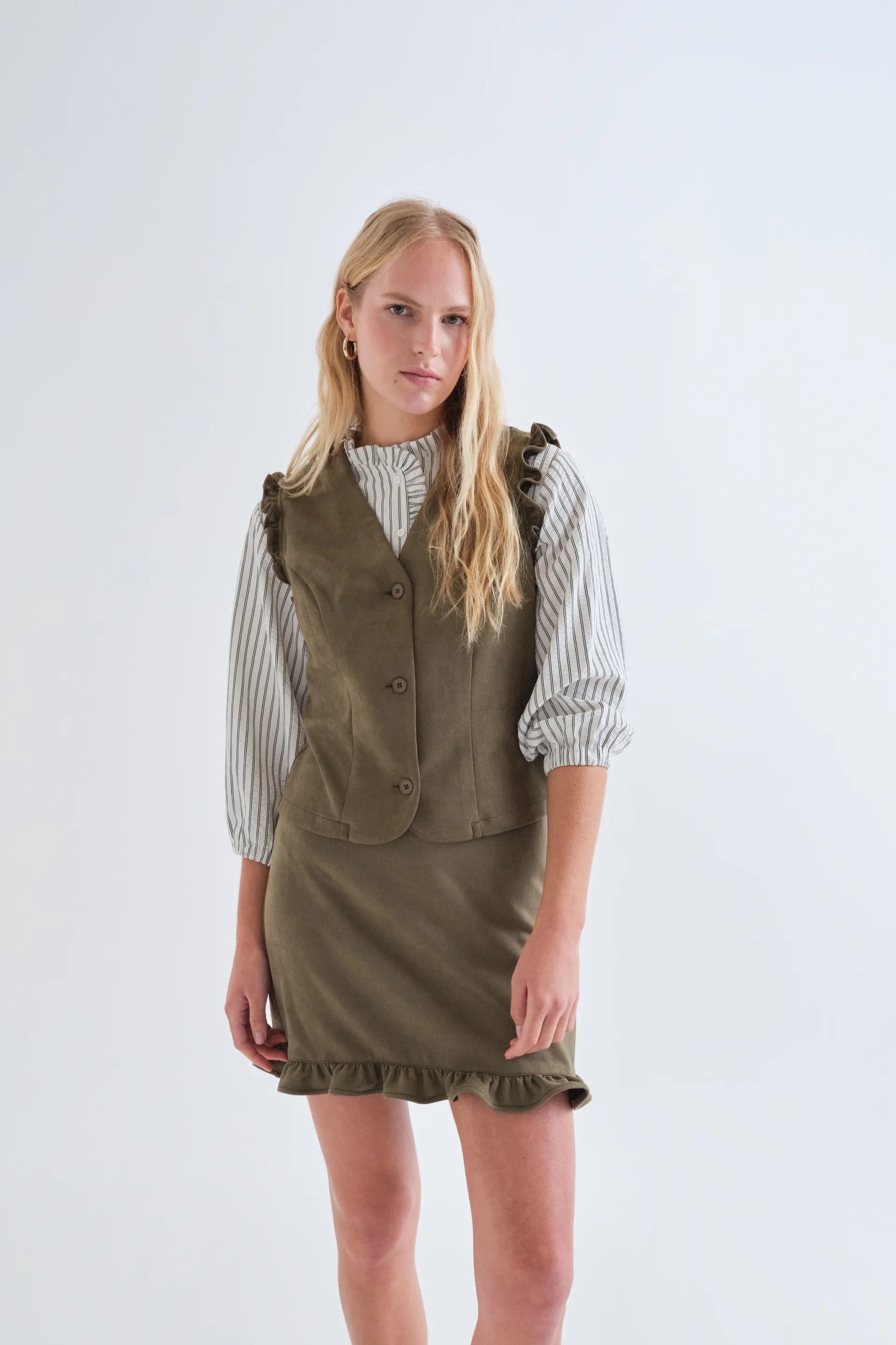 Gilet in pelle scamosciata verde oliva