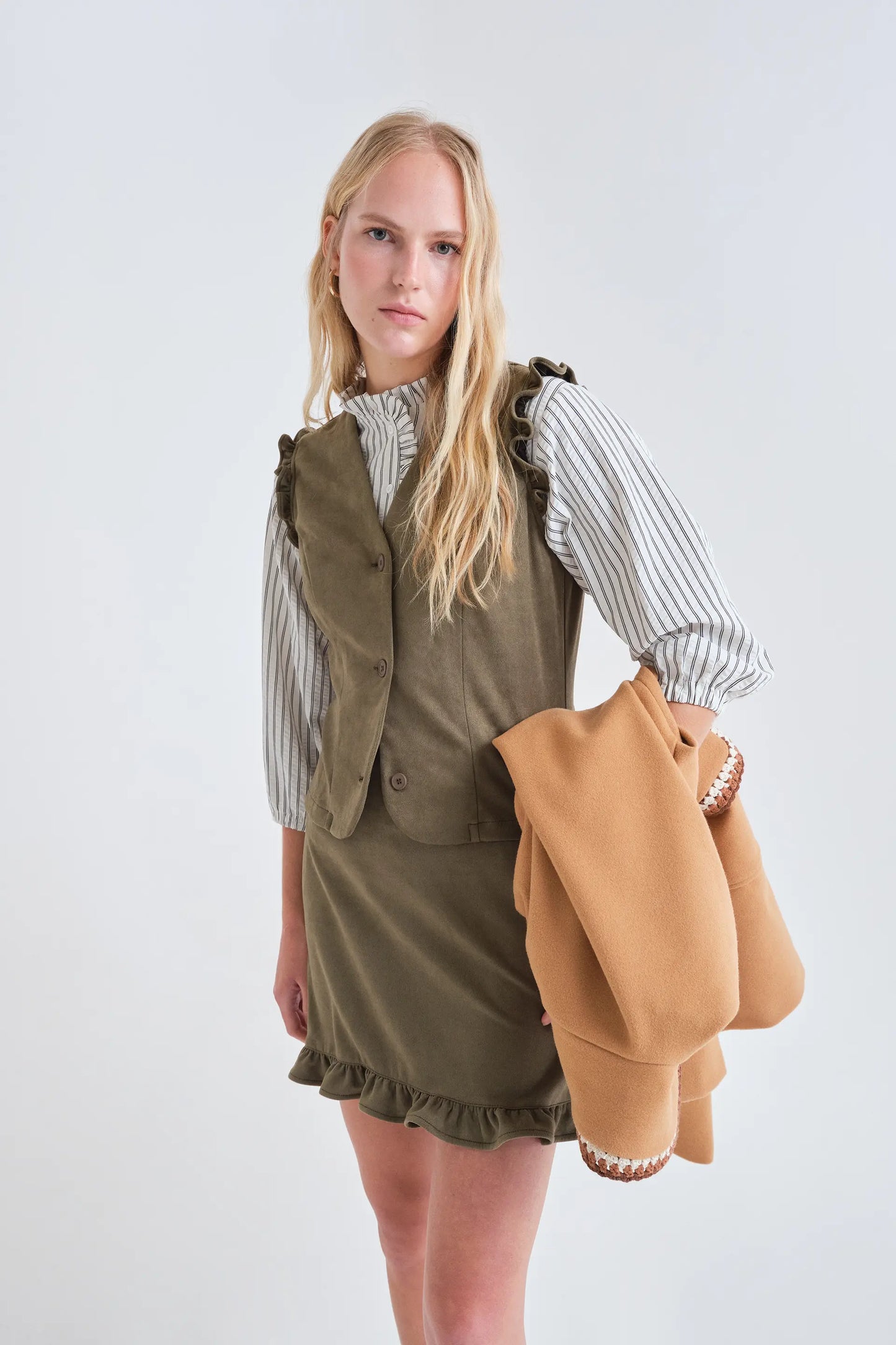 Gilet in pelle scamosciata verde oliva