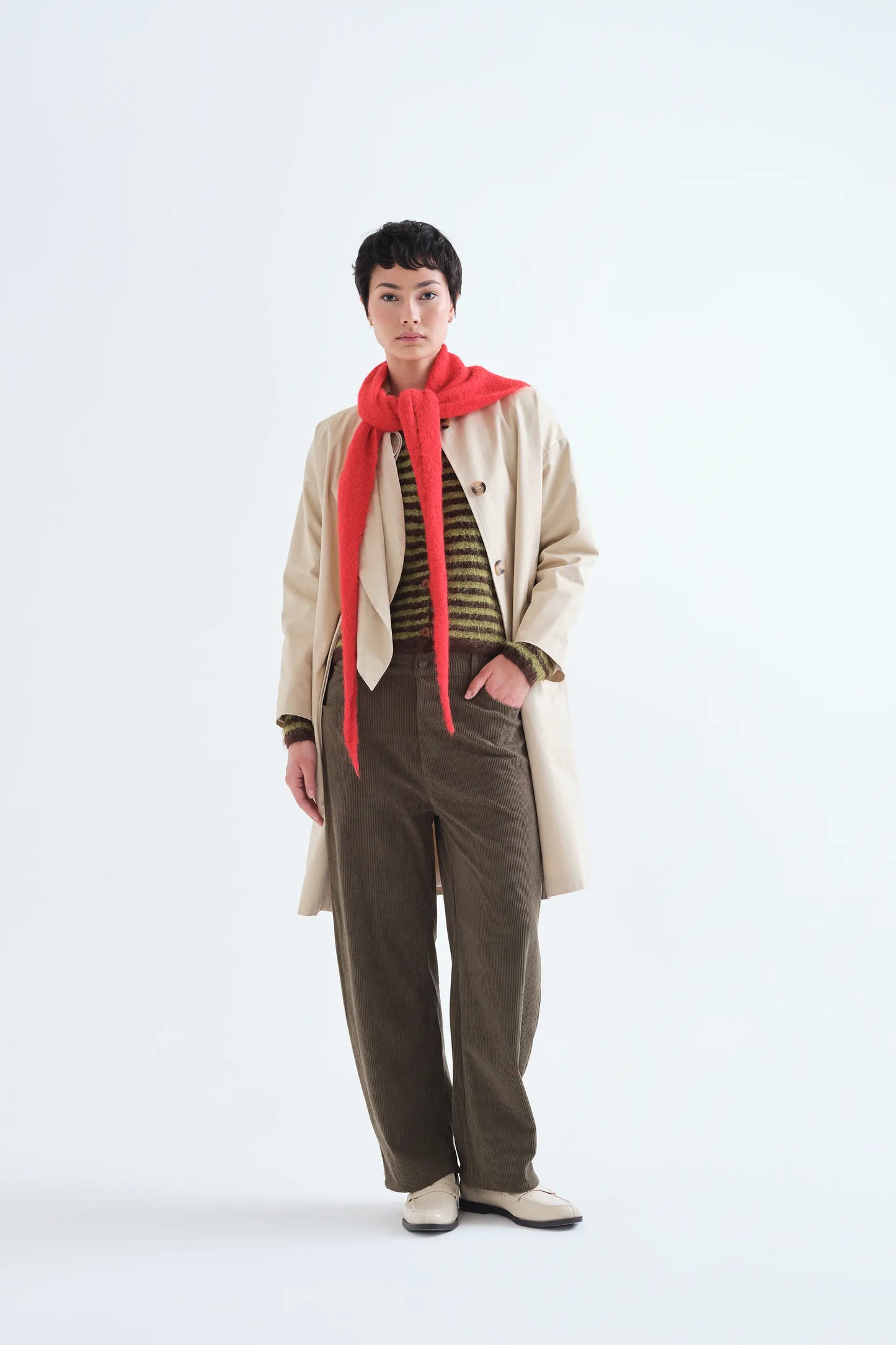 Trench allacciato beige