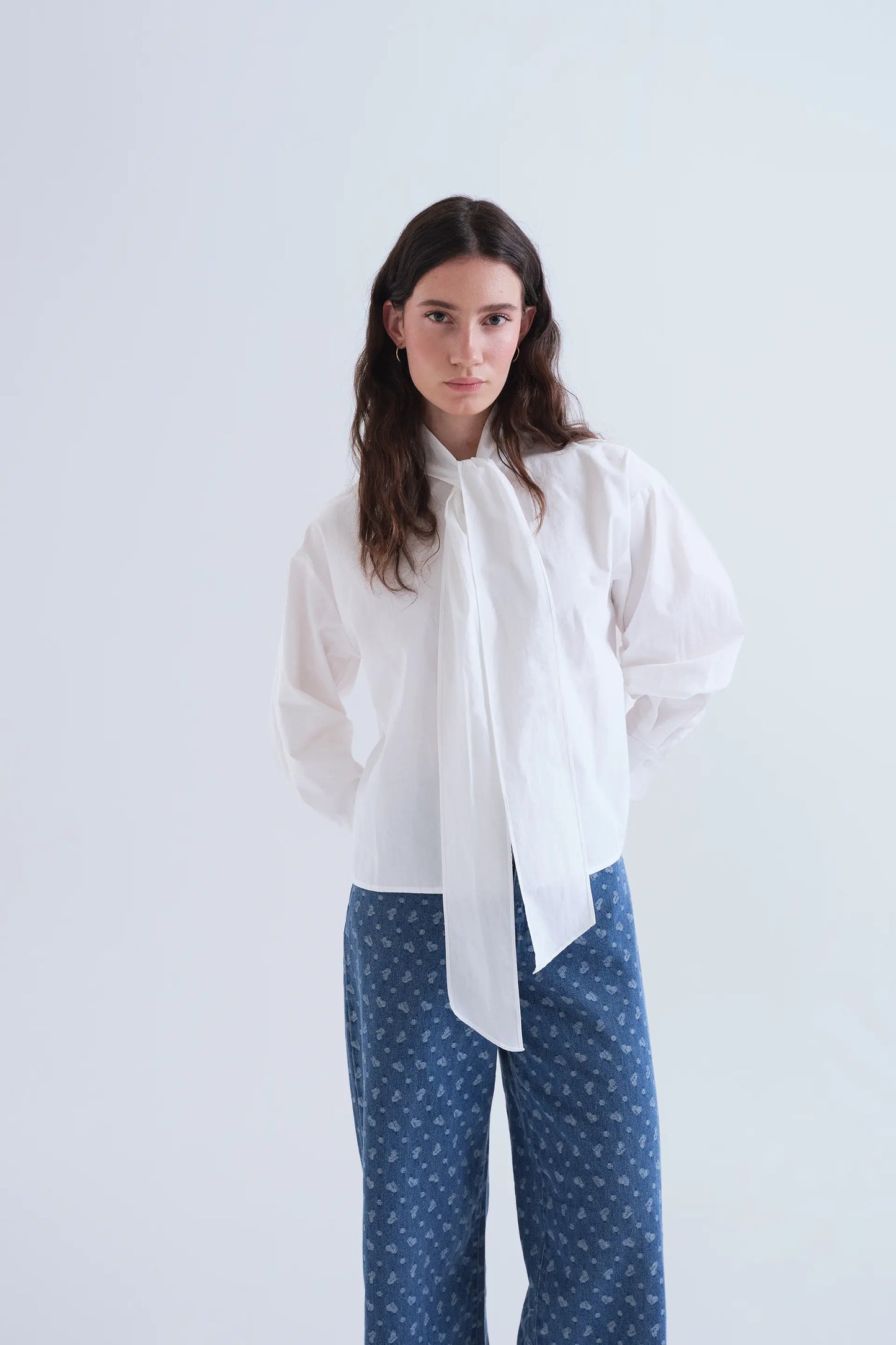 Camicia con fiocco 100% cotone bianco