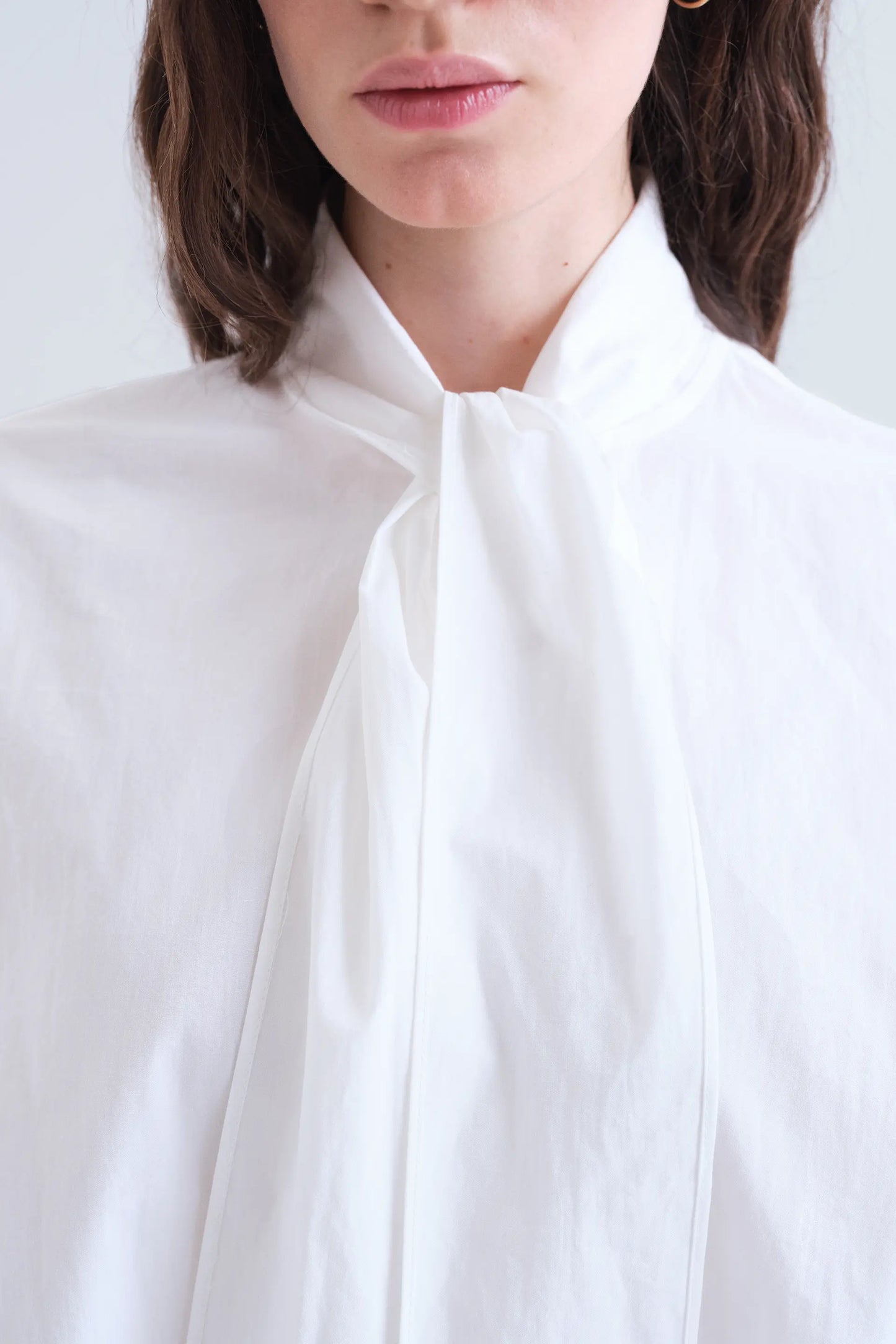 Camicia con fiocco 100% cotone bianco