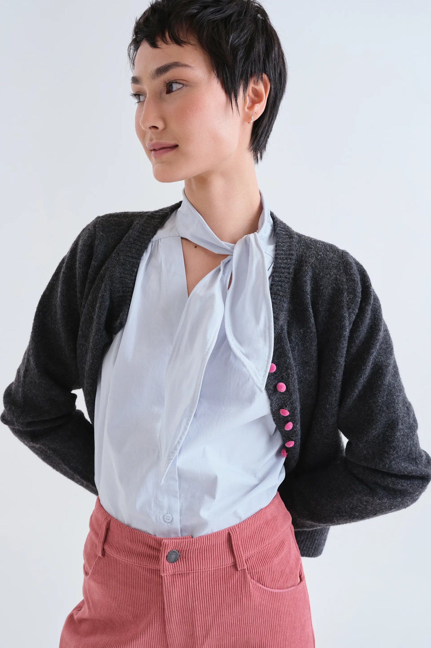 Camicia strutturata con fiocco 100% cotone azzurra
