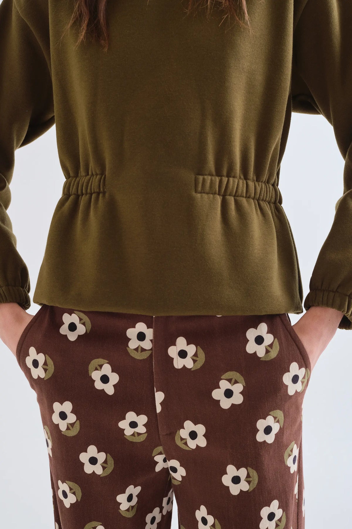 Sudadera con cintura ajustable verde oliva