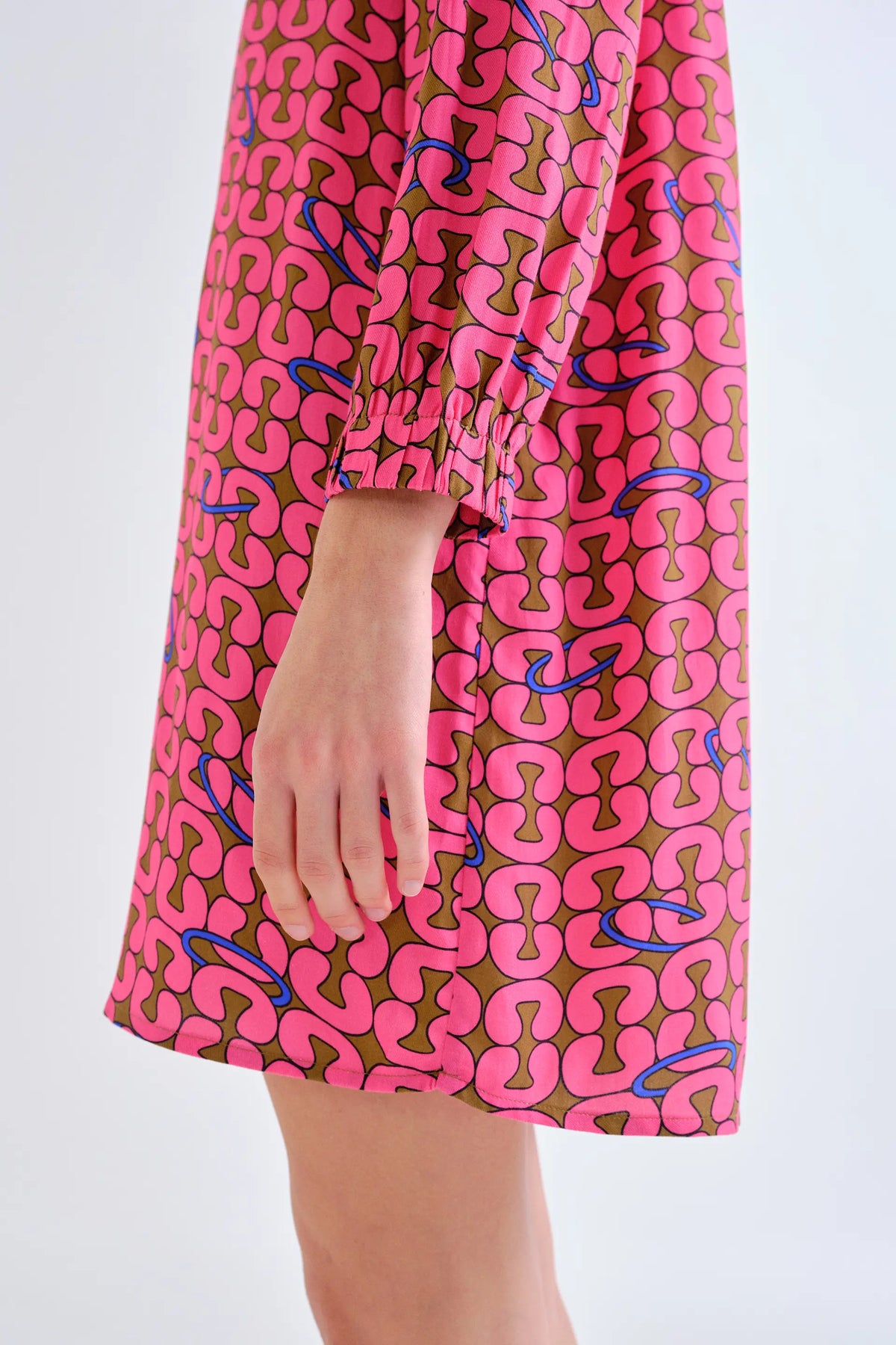 Vestido corto con estampado Catena
