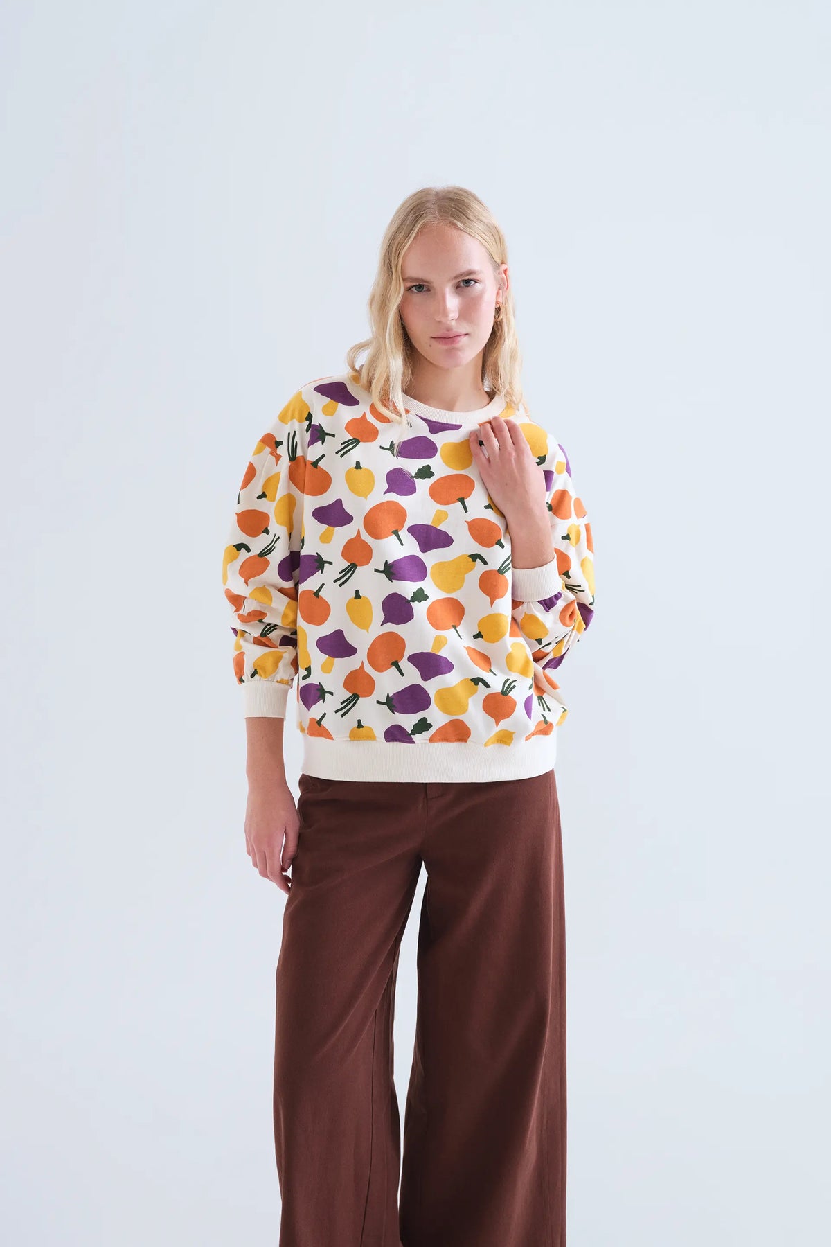 100% cotton sweatshirt with vegetable print