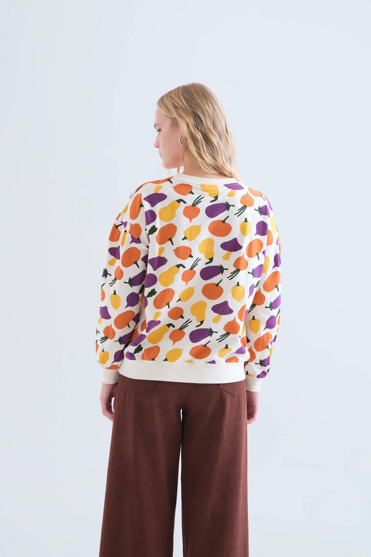100% cotton sweatshirt with vegetable print