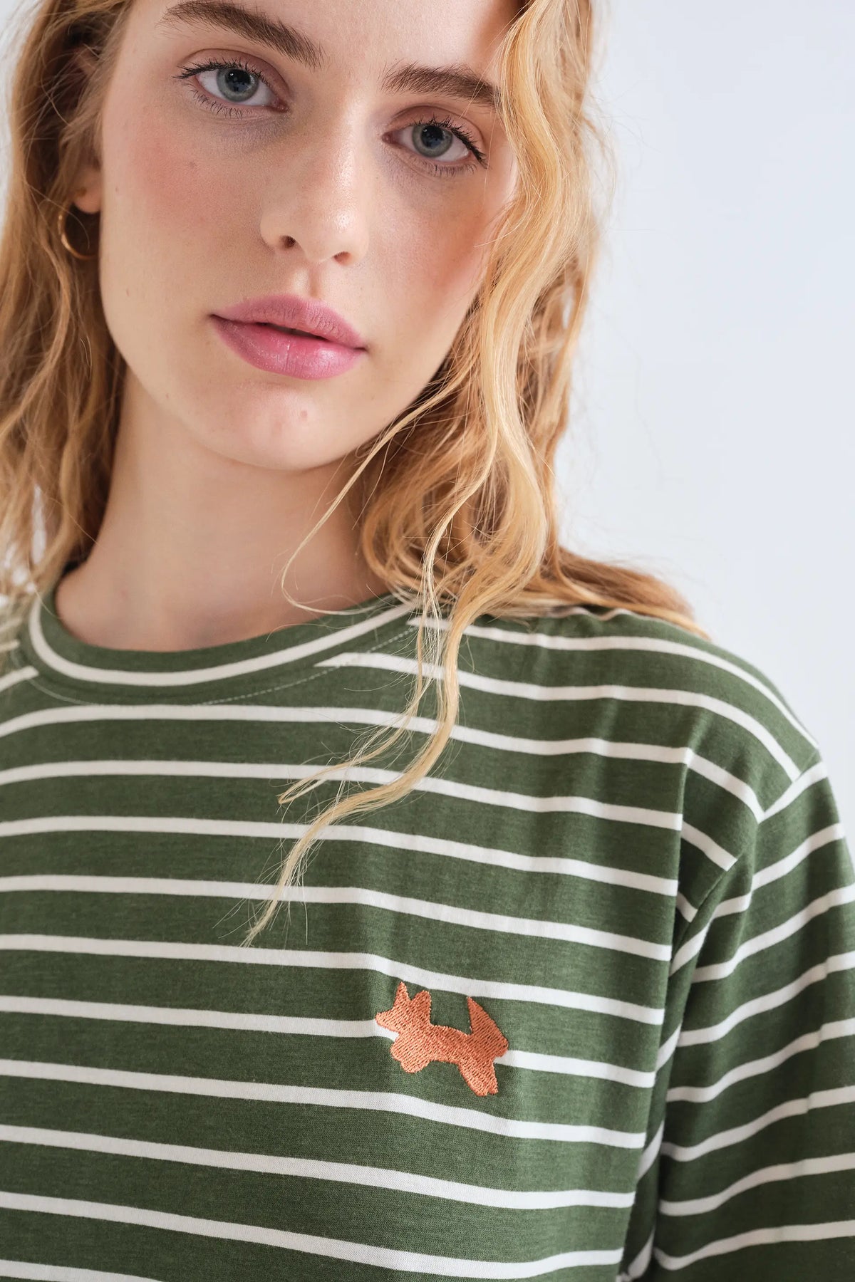 T-shirt 100% cotone con stampa a righe verde oliva