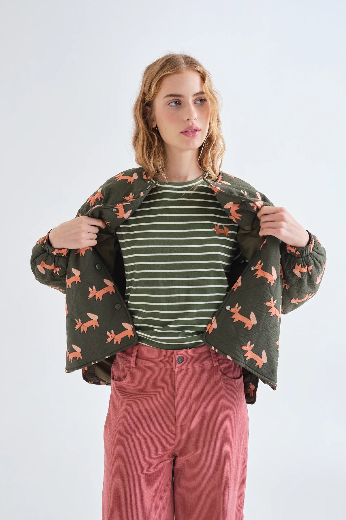 T-shirt 100% cotone con stampa a righe verde oliva