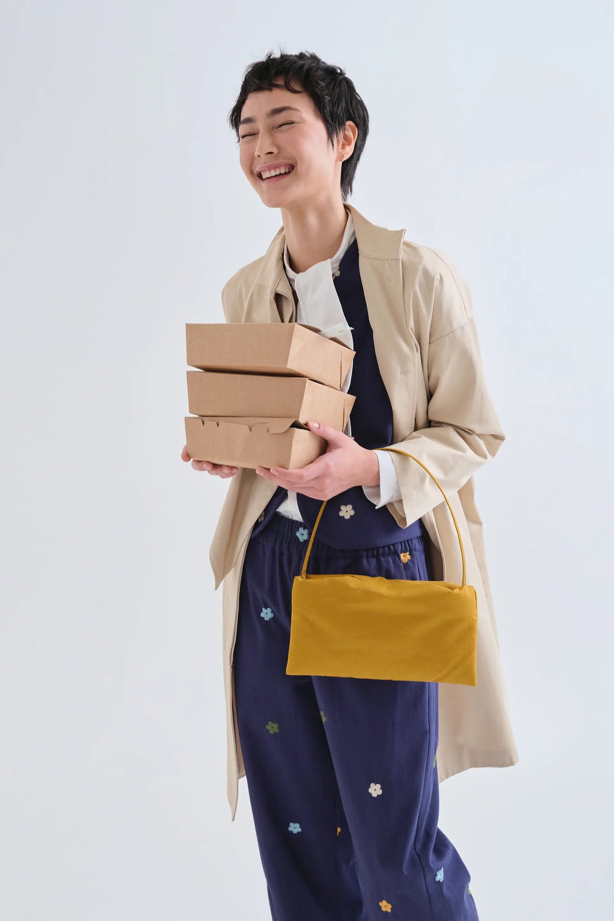 Gilet 100% cotone blu navy con ricamo floreale